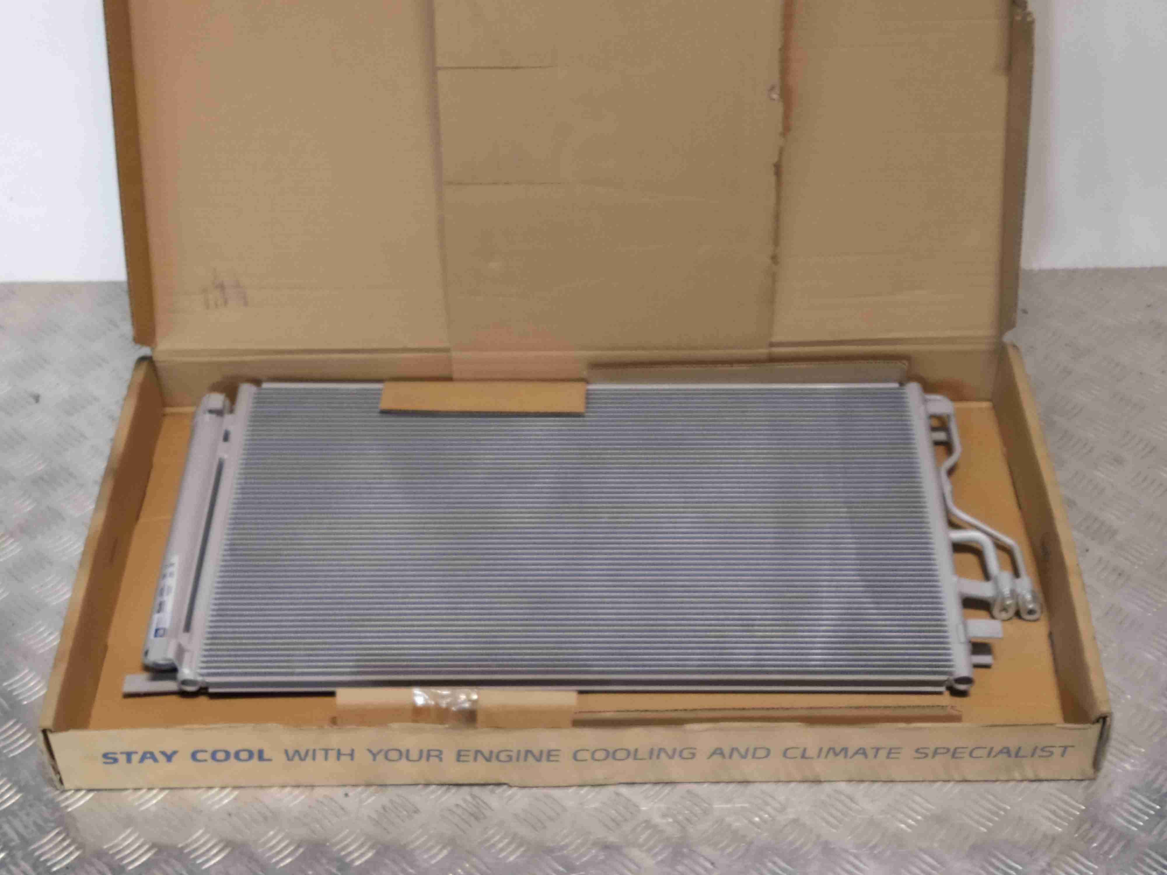 Hyundai ix35 1 поколение (2010-2015) Радиатор кондиционера 940208  000788