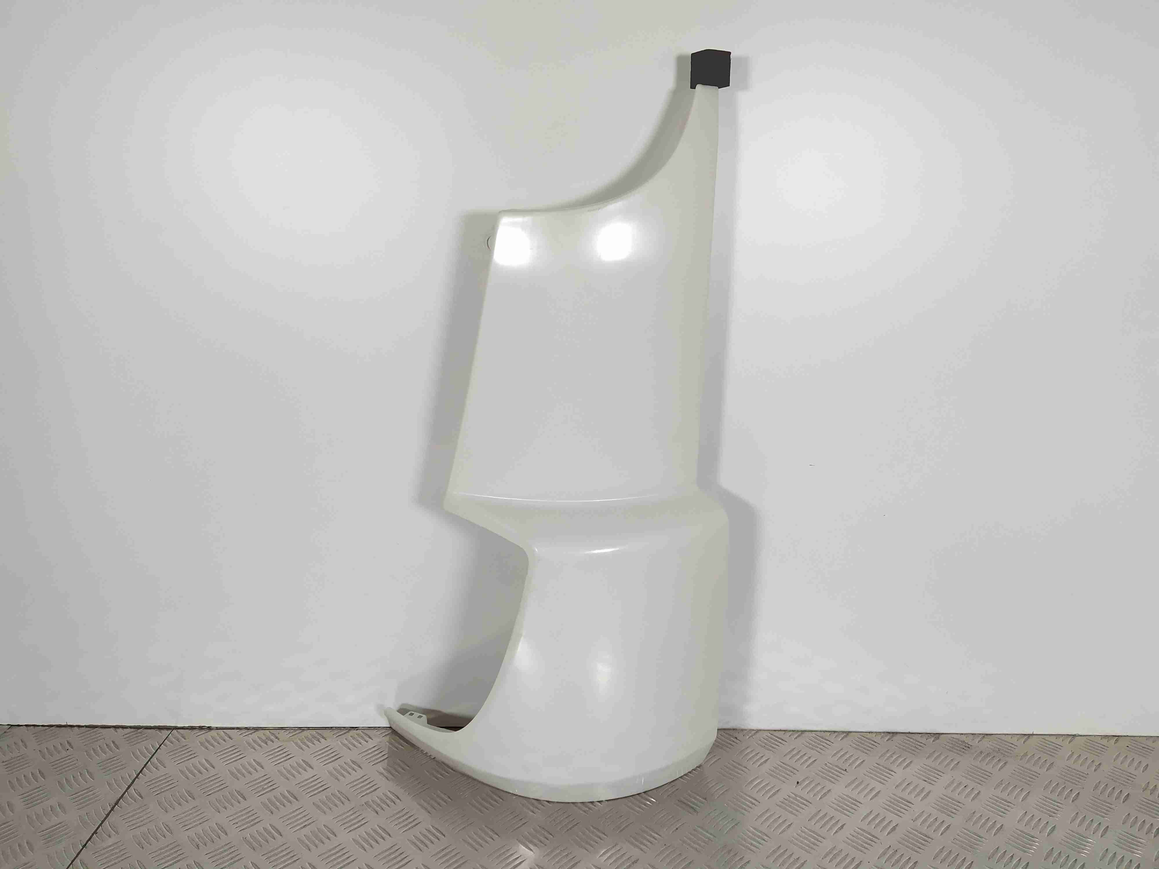 Mercedes Actros Actros Дефлектор (обтекатель) кабины 9438841922  000817