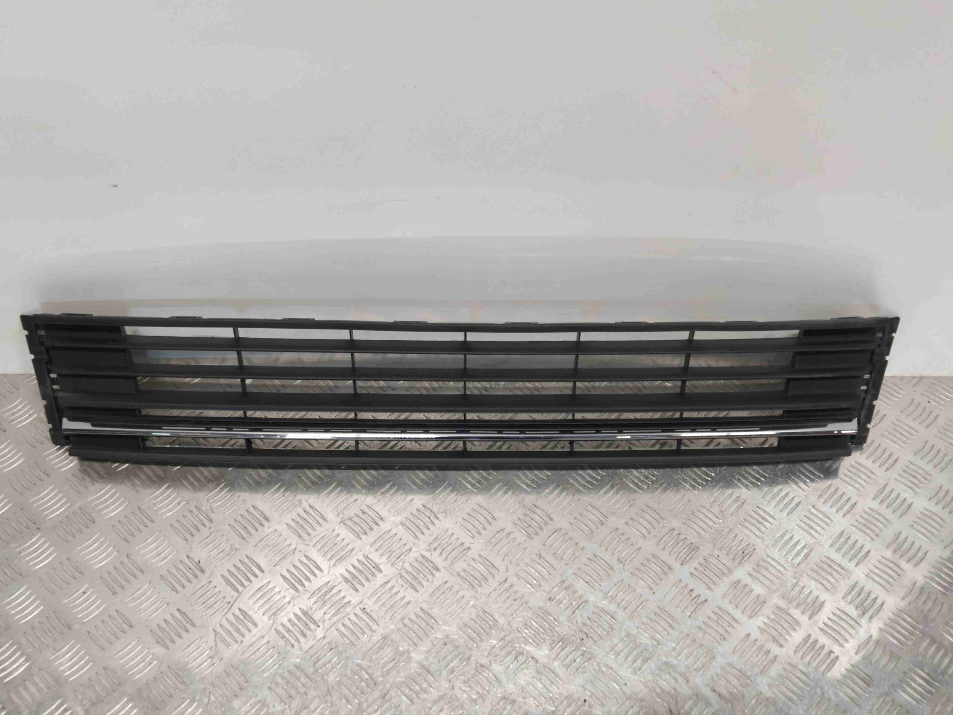 Volkswagen Polo Sedan V [рестайлинг] (2015-2020) Заглушка (решетка) в бампер передний JN20POL14017  000901