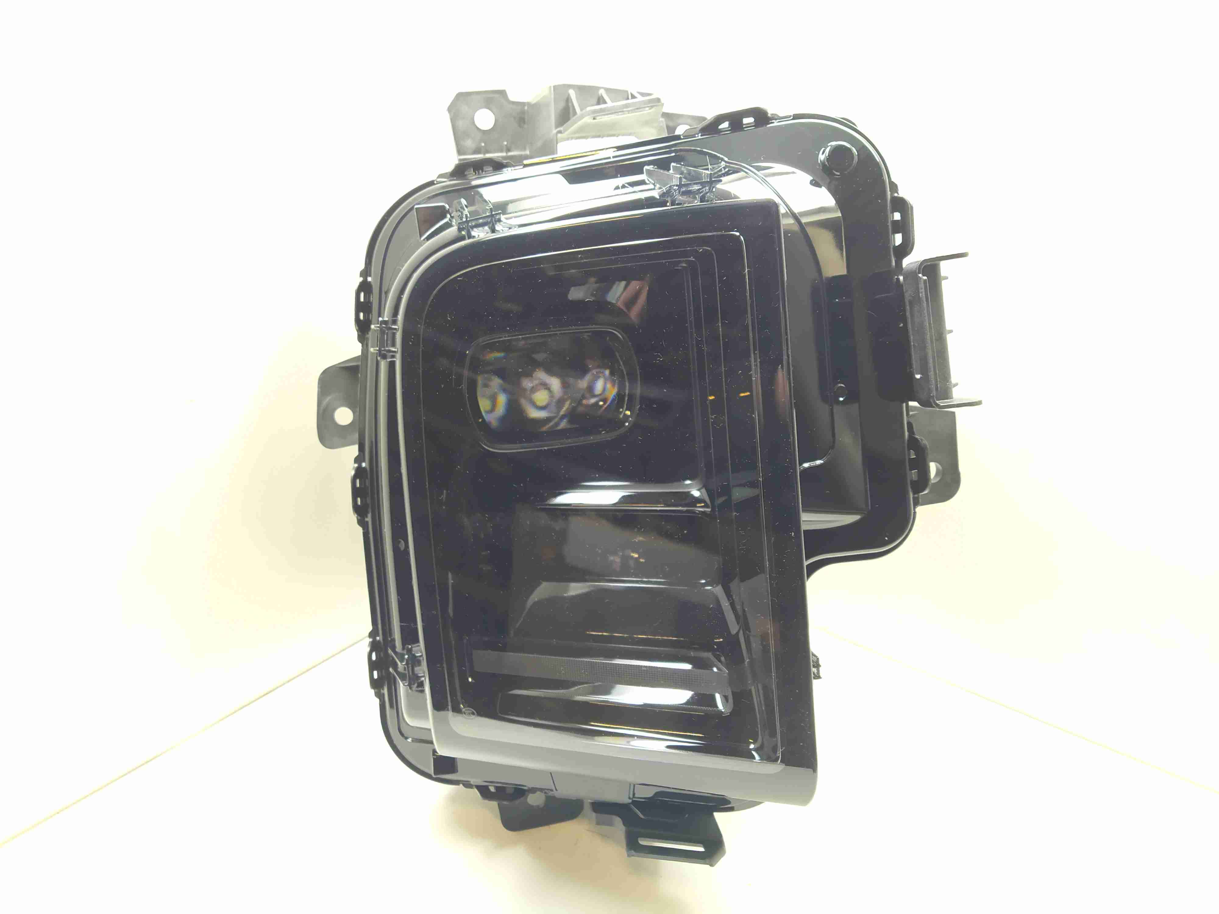 LiXiang L7 L7 2022-н.в. Фара правая X0353011092,     X0370050011  000954