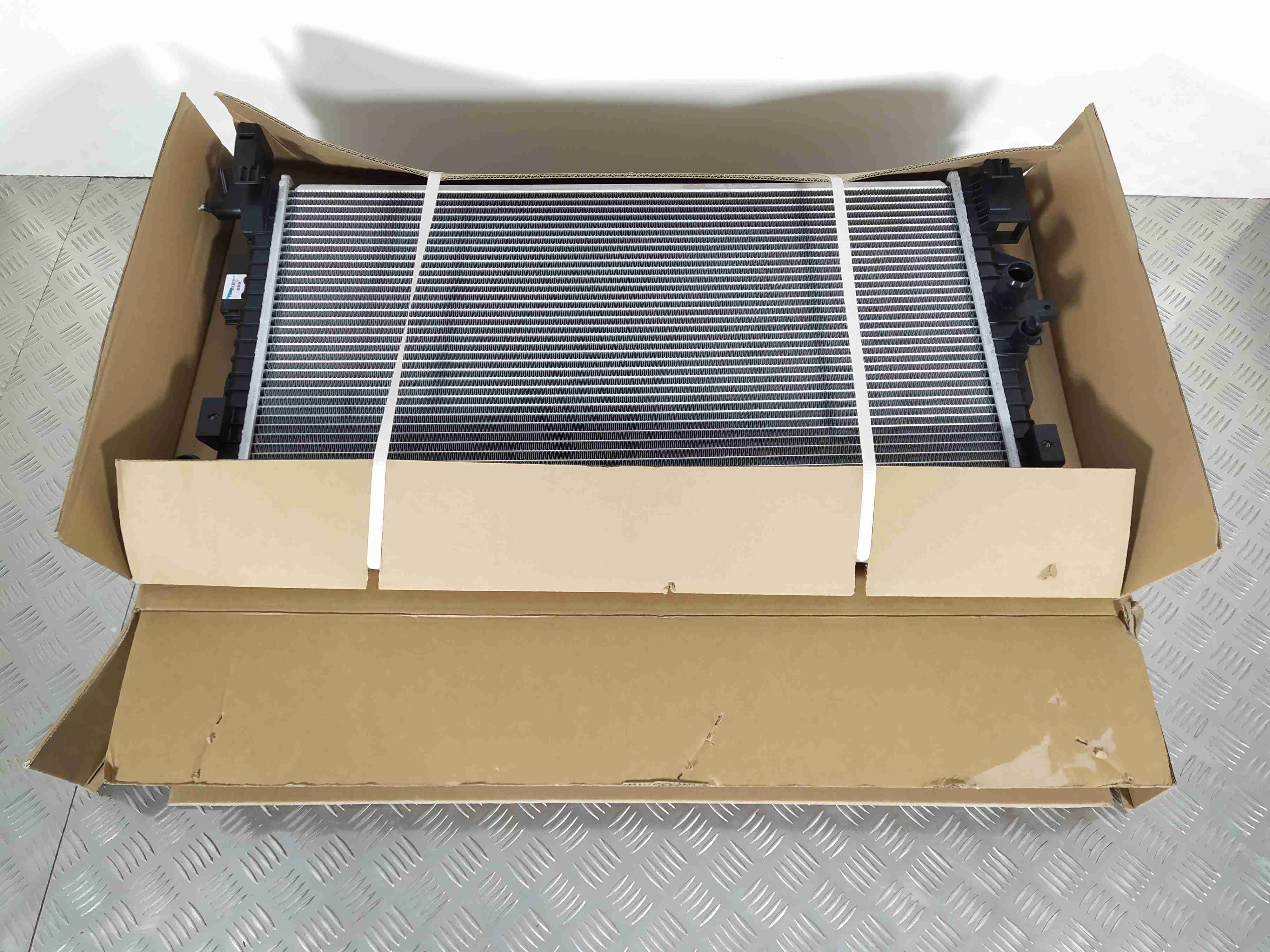 LiXiang L7 L7 2022-н.в. Радиатор (основной) X0313010011  000987