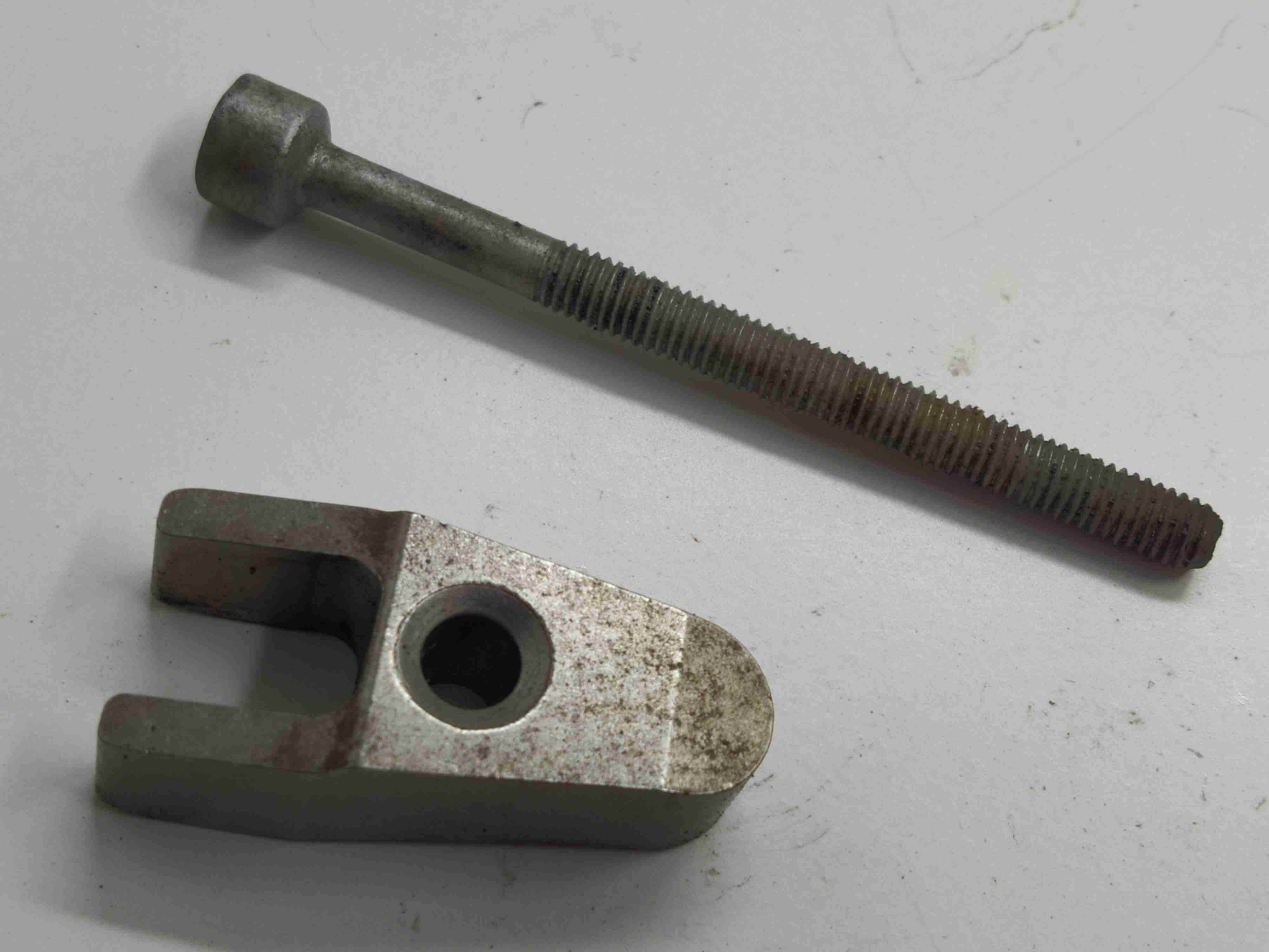 Mercedes C-klasse C-klasse (W203) 2000 - 2007 Скоба (кронштейн) крепления форсунки   002737