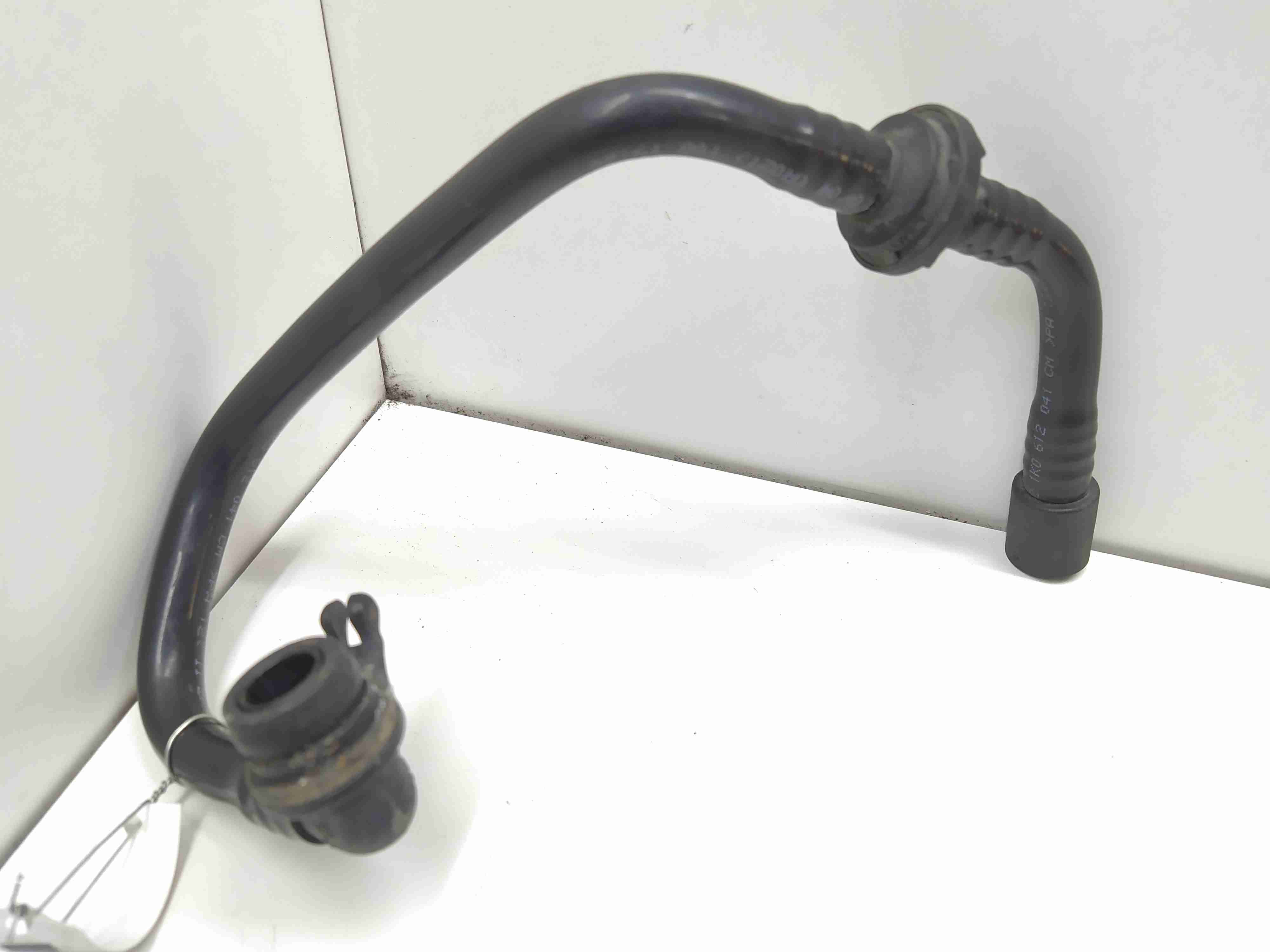 Volkswagen Golf Golf V (1K) 2003 - 2009 Трубка вакуумного насоса 1K0612041CM  003186