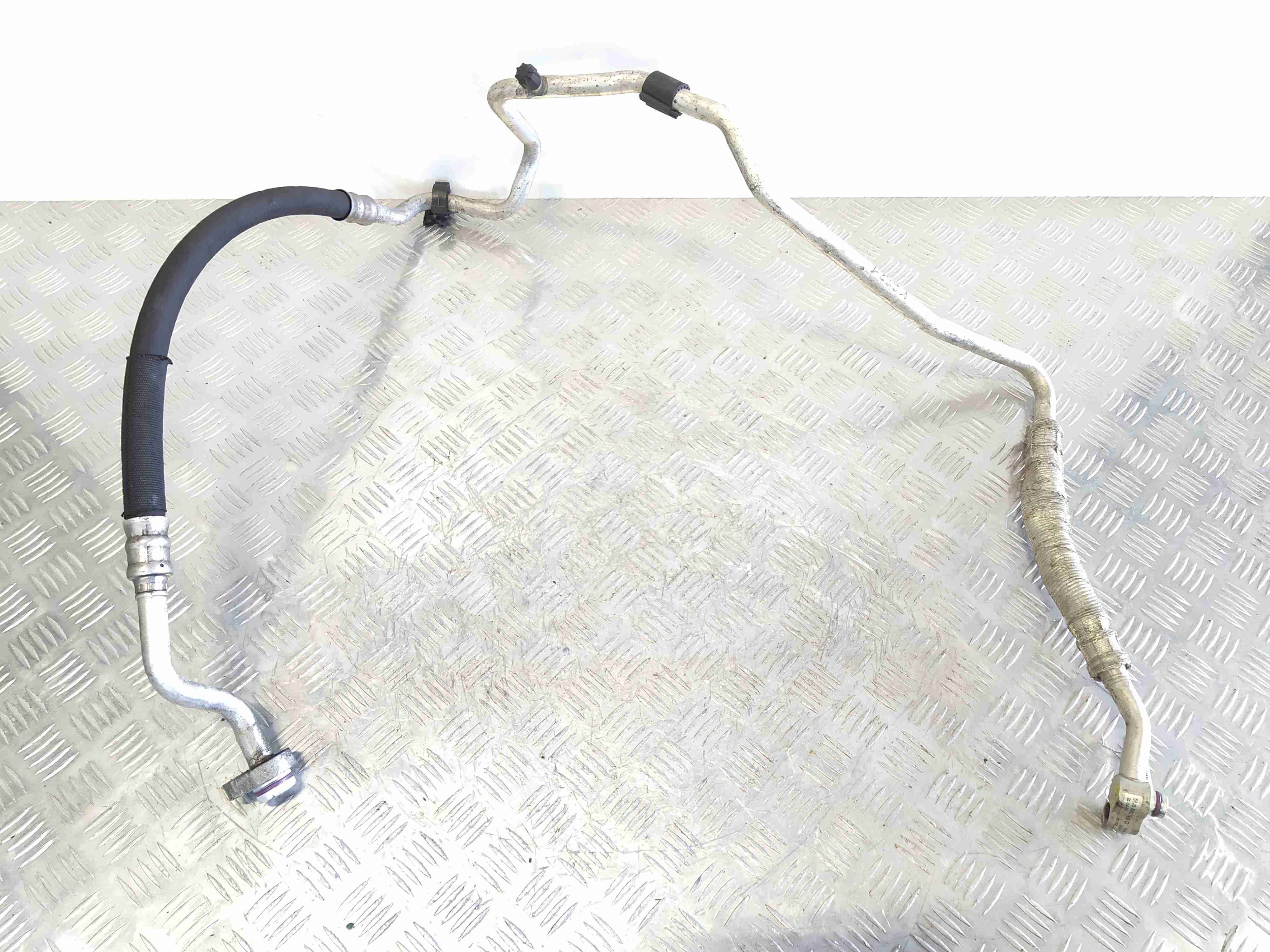 Volkswagen Tiguan 1 поколение (2007-2011) Трубка кондиционера 5N0820743D  003721