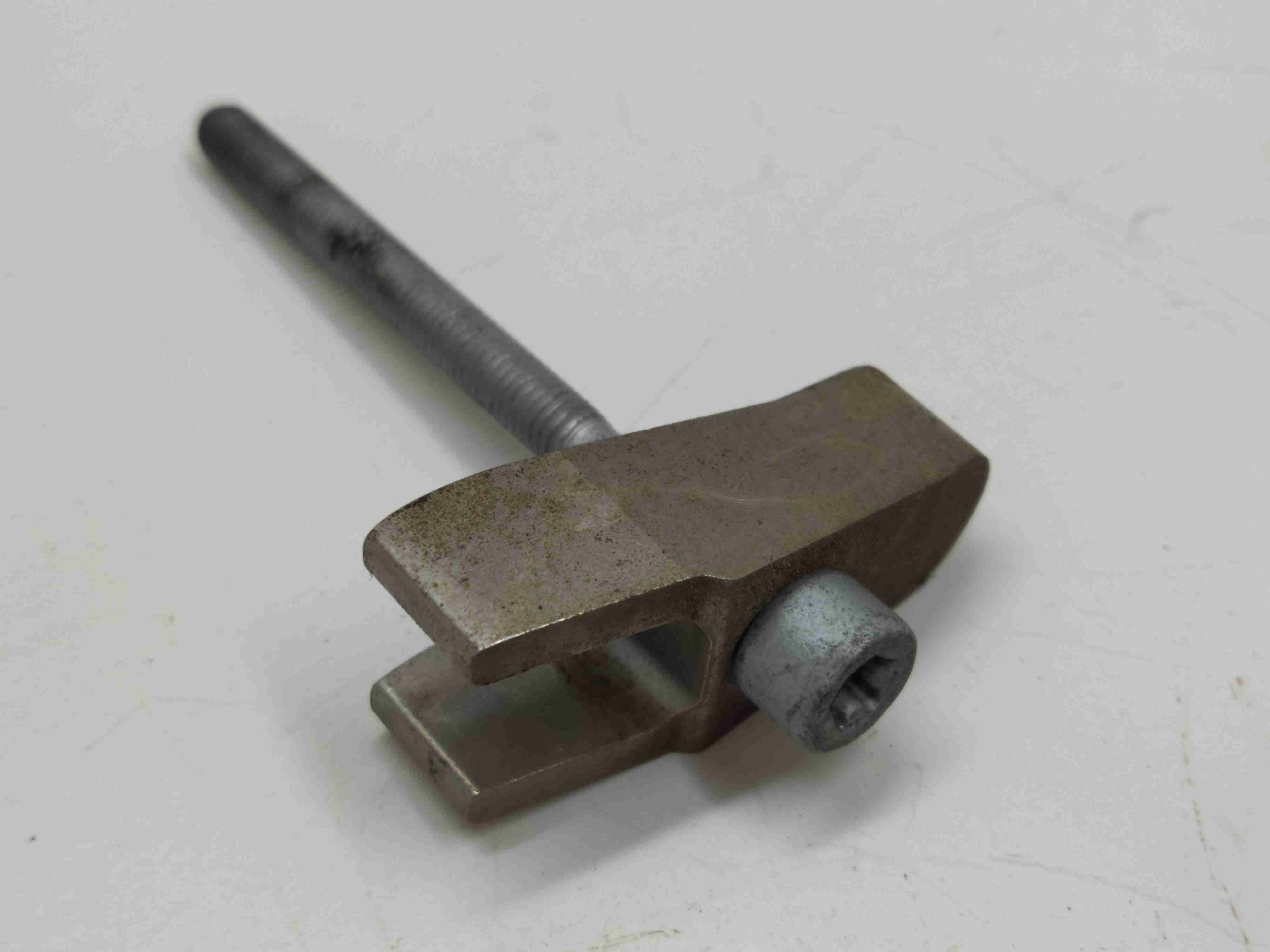 Mercedes C-klasse C-klasse (W203) 2000 - 2007 Скоба (кронштейн) крепления форсунки   003810