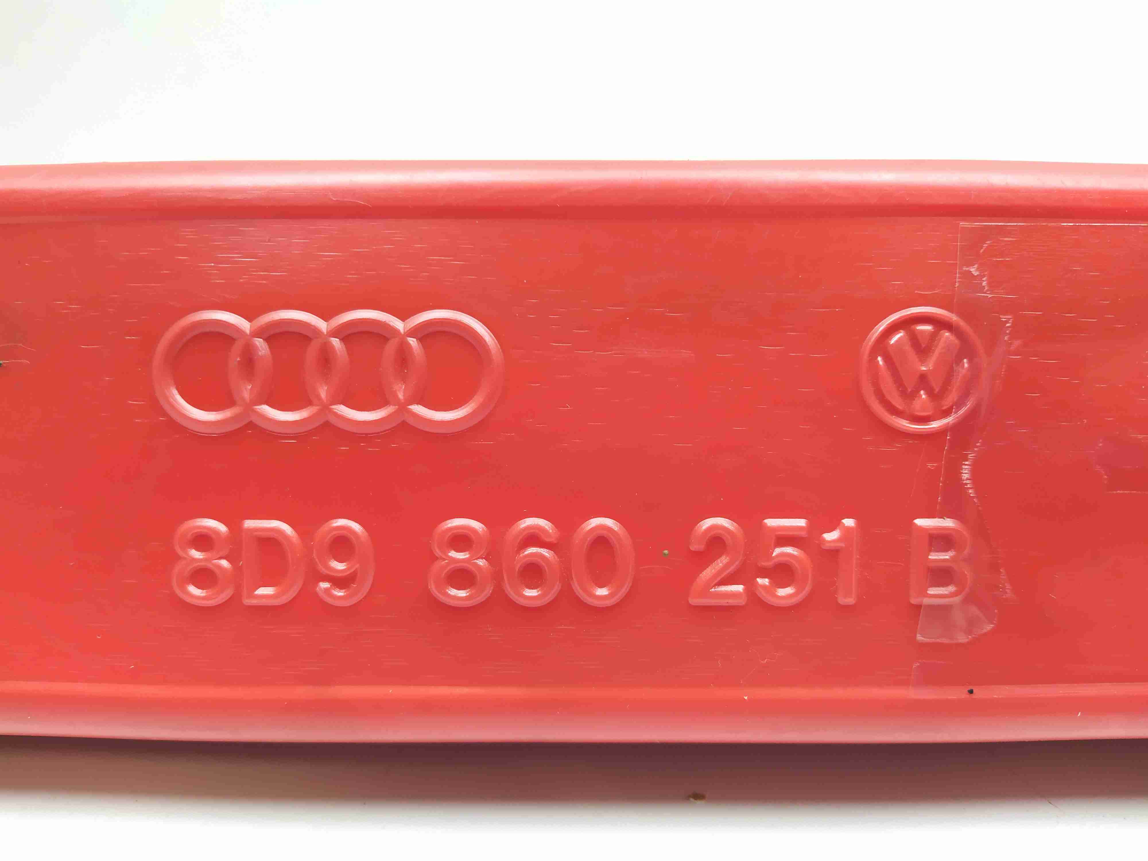 Знак аварийной остановки Audi A6 C5 купить в России