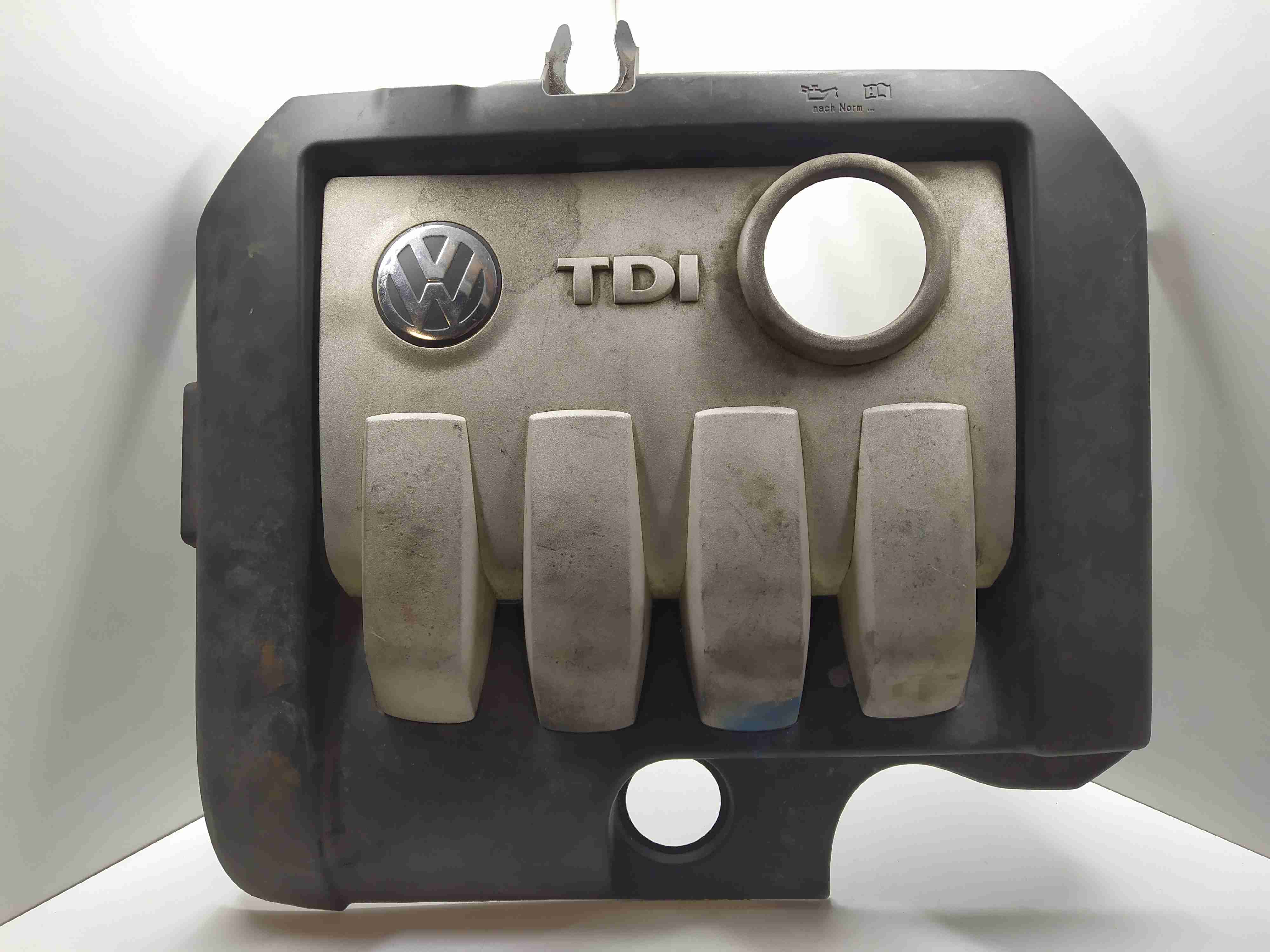 Накладка декоративная двигателя Volkswagen Golf Plus купить в России