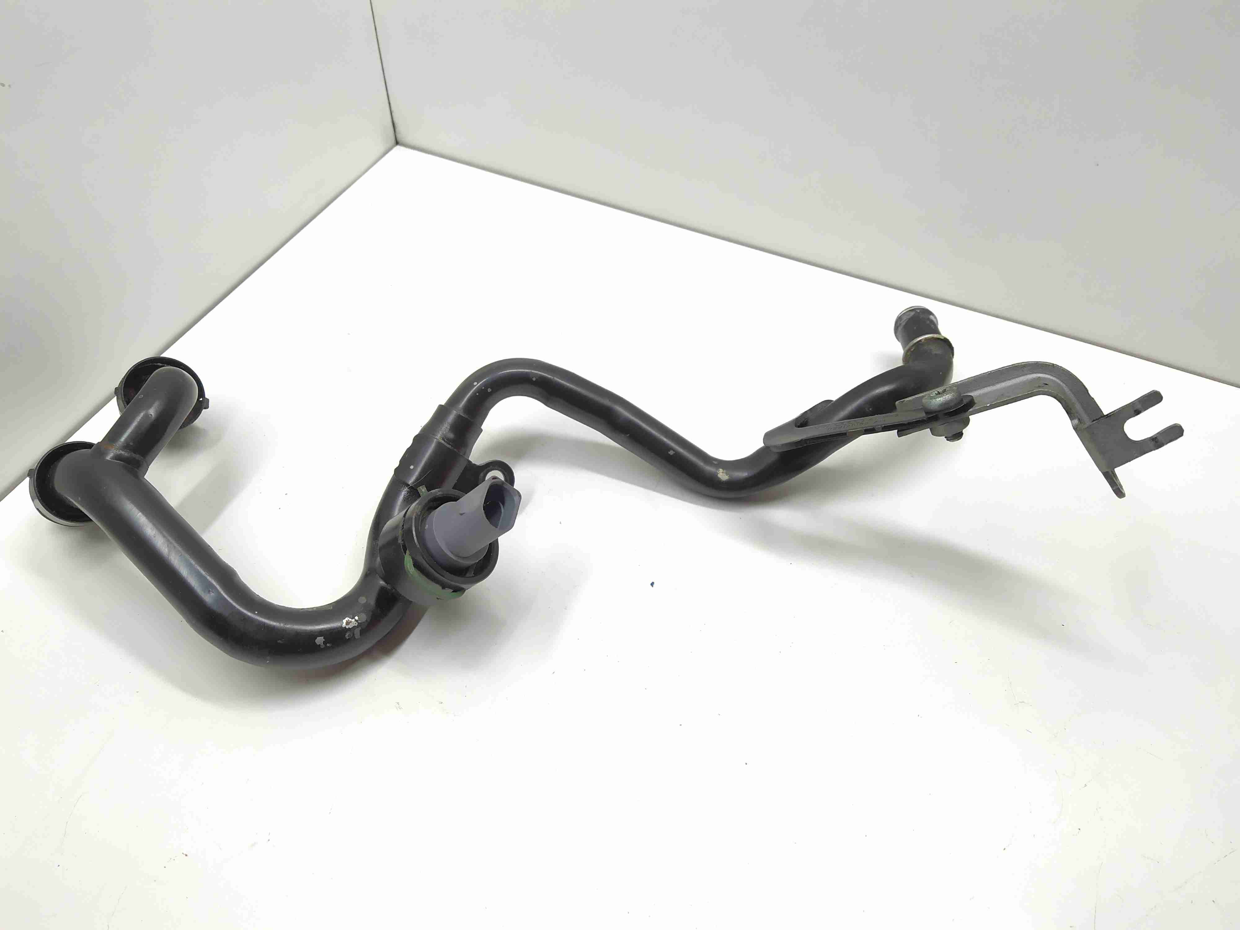 Audi A6 A6 C6 (4F2) 2004 - 2011 Трубка охлаждающей жидкости металлическая 059121065AH  005331