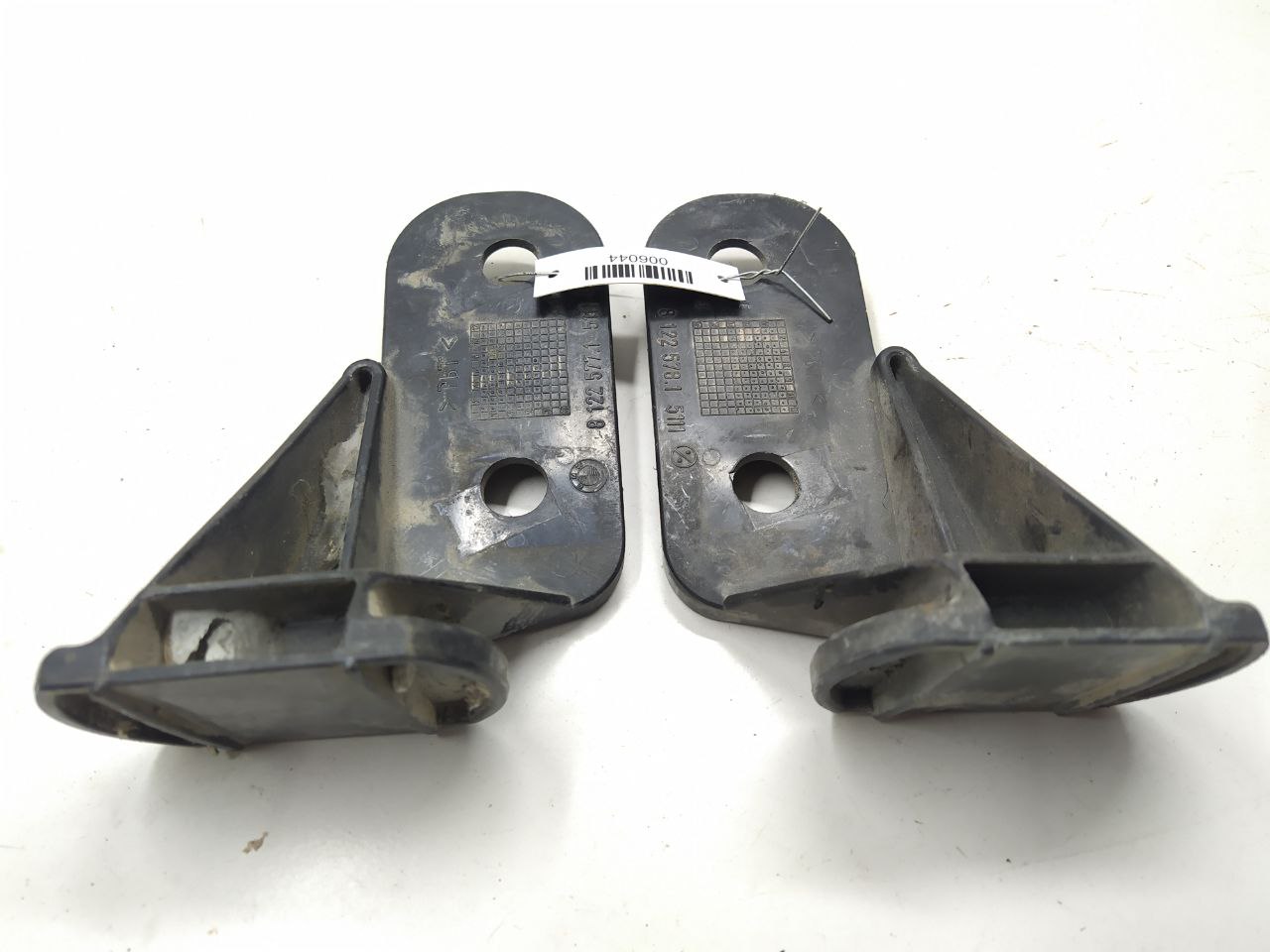 BMW 3 E36 3 E36 3 поколение (1990-2000) Кронштейн крепления бампера переднего 51118122577, 51118122578, 8122577, 8122578  006044