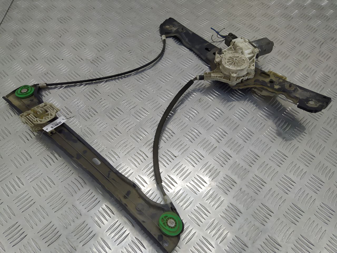 BMW 3 E90/E91/E92/E93 3 E90/E91/E92/E93 5 поколение (2005-2013) Стеклоподъемник электрический передний левый 7060265,   7140587  006084