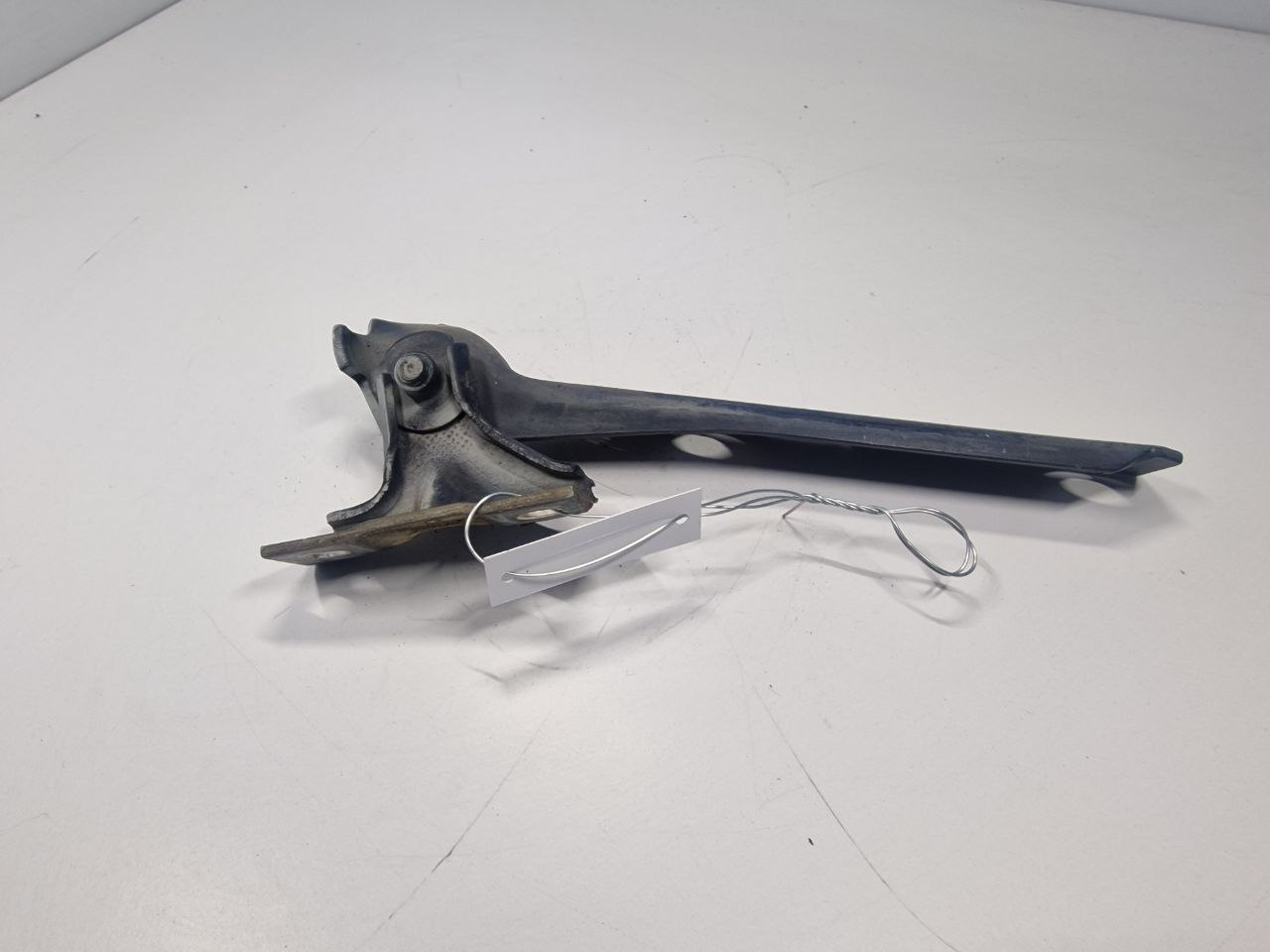 Audi 80 80 B3 (8A) 1986 - 1991 Петля капота правая   006223