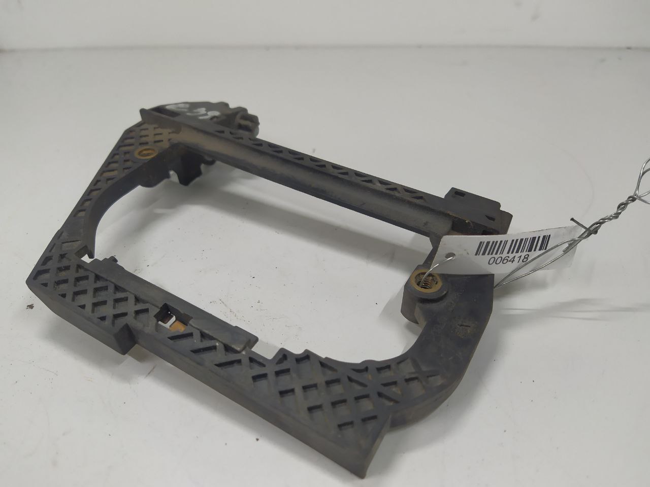 BMW 5 E39 5 E39 4 поколение [рейстайлинг] (2000-2004) Скелет ручки наружной задней правой 	51228236646, 8236646  006418