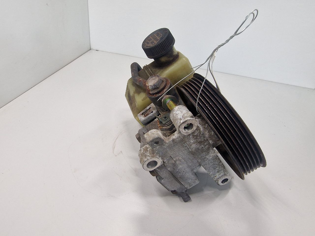 Mazda 6 6 I (GG,GY) 2002 - 2007 Насос гидроусилителя руля GJ6E  006481