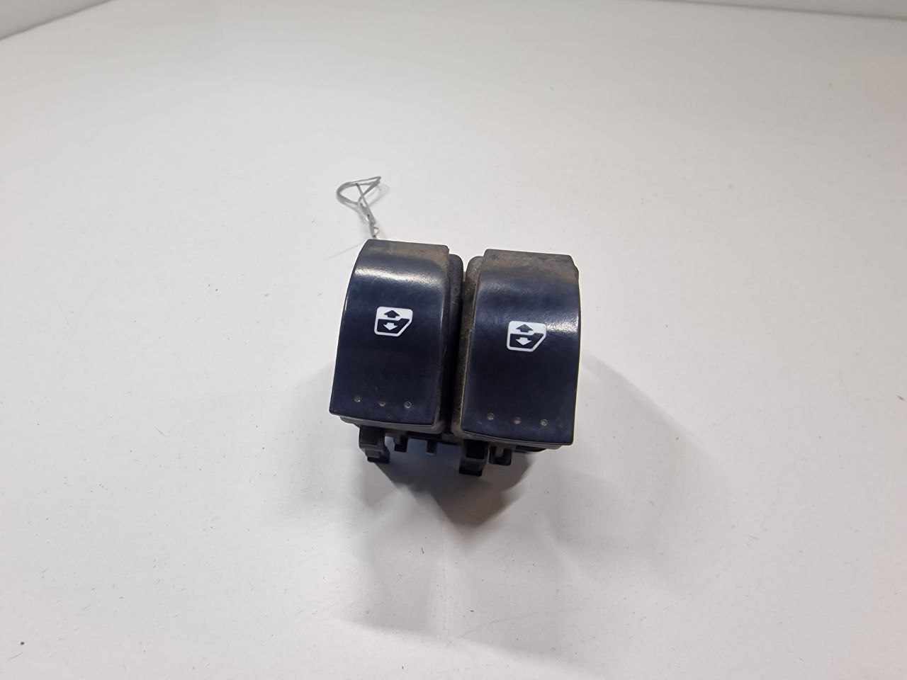 Renault Master Master 3 поколение [рестайлинг] (2014-2024) Кнопка стеклоподъемника 108269c  006715