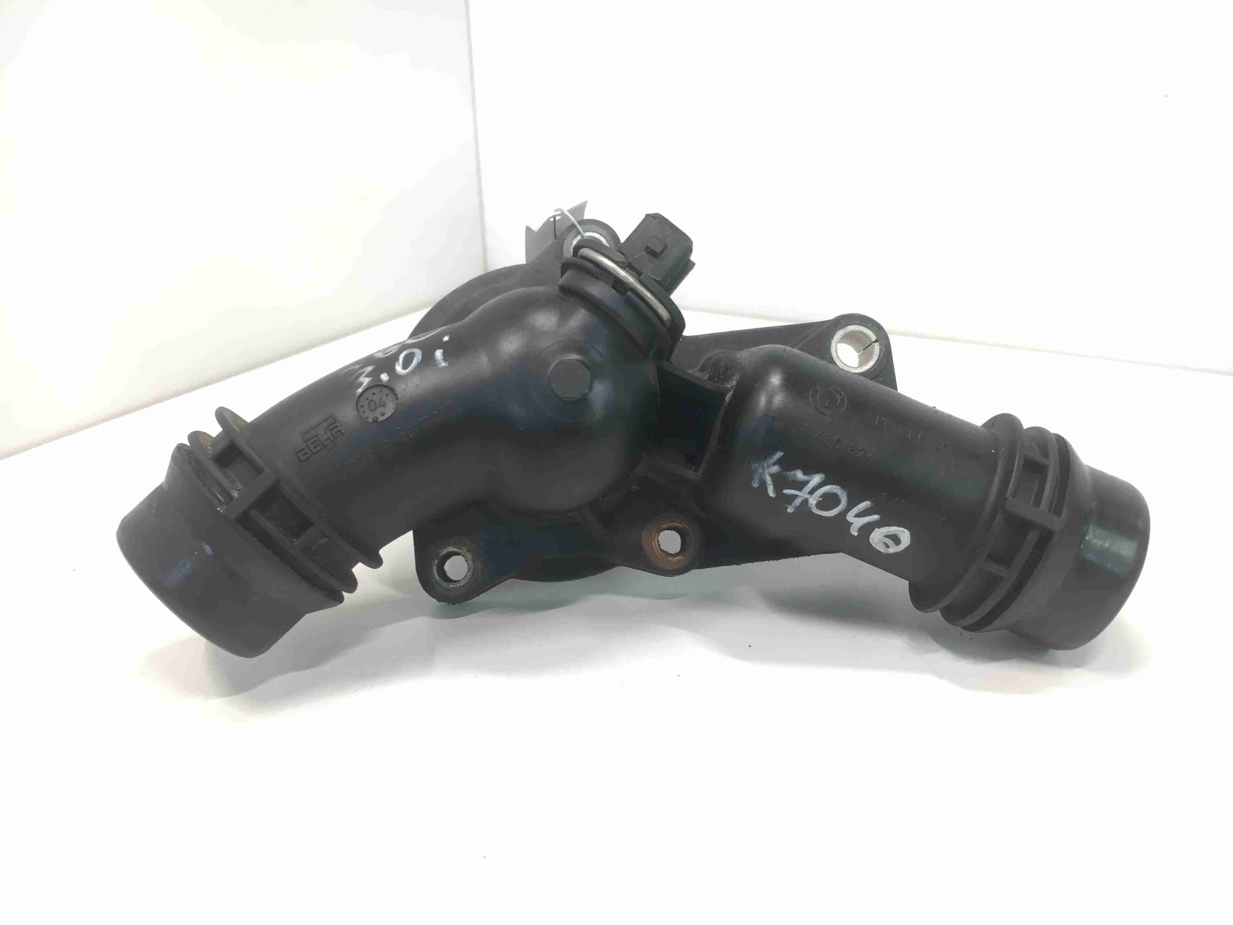 BMW 5 E60/E61 5 E60/E61 5 поколение (2002-2007) Корпус термостата 5482010,  5447271,  5385296,  5603485, 1436824  006770