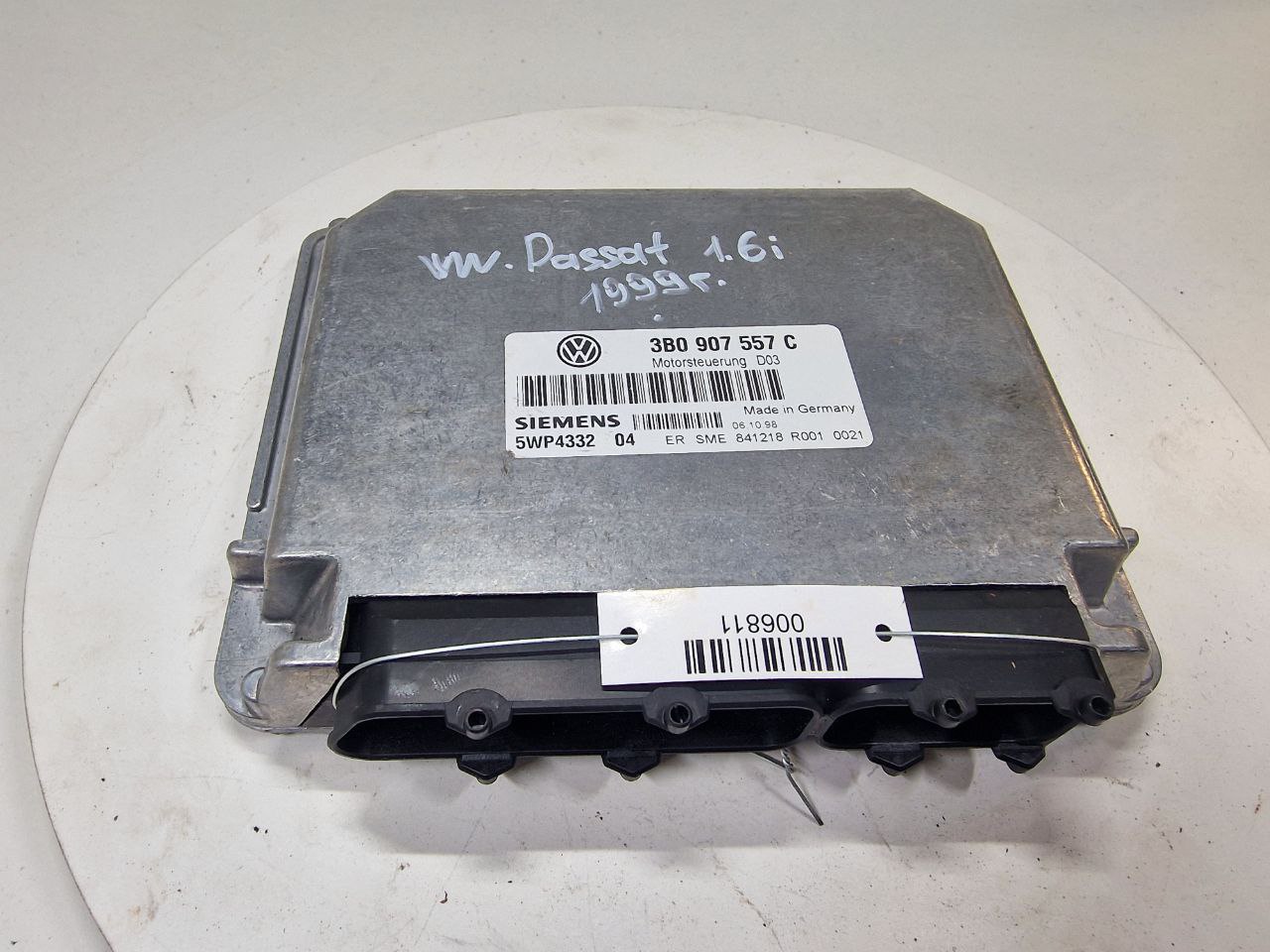 Volkswagen Passat Passat B5 (3B) 1996 - 2000 Блок управления двигателем 3b0907557c  006811