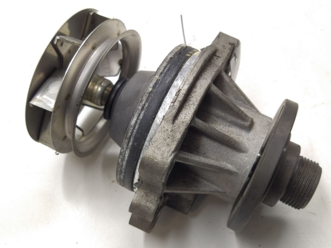 BMW 5 E39 5 E39 4 поколение (1995-2000) Помпа 256S3  006974