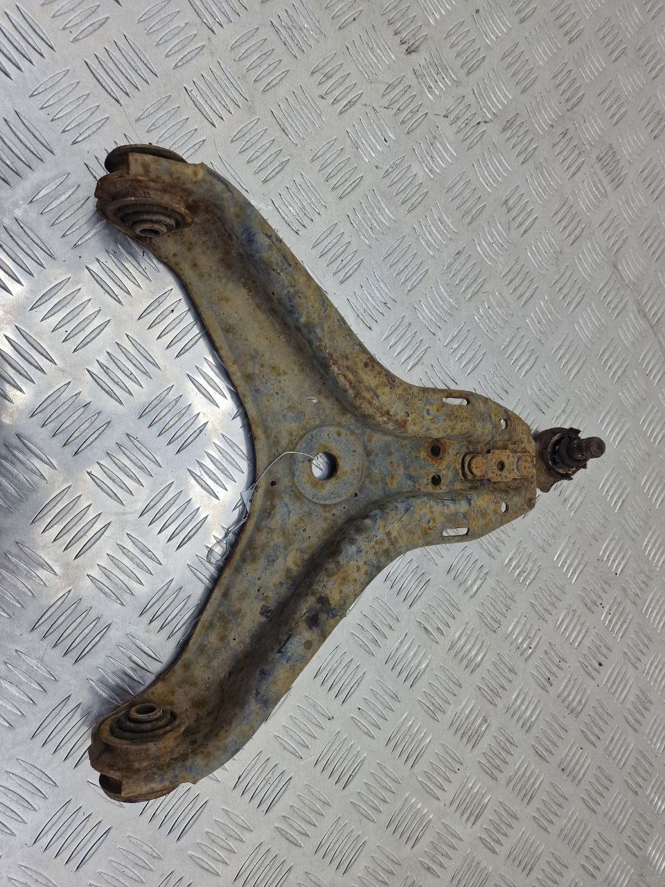 Audi 80 80 B3 (8A) 1986 - 1991 Рычаг передний левый   007393