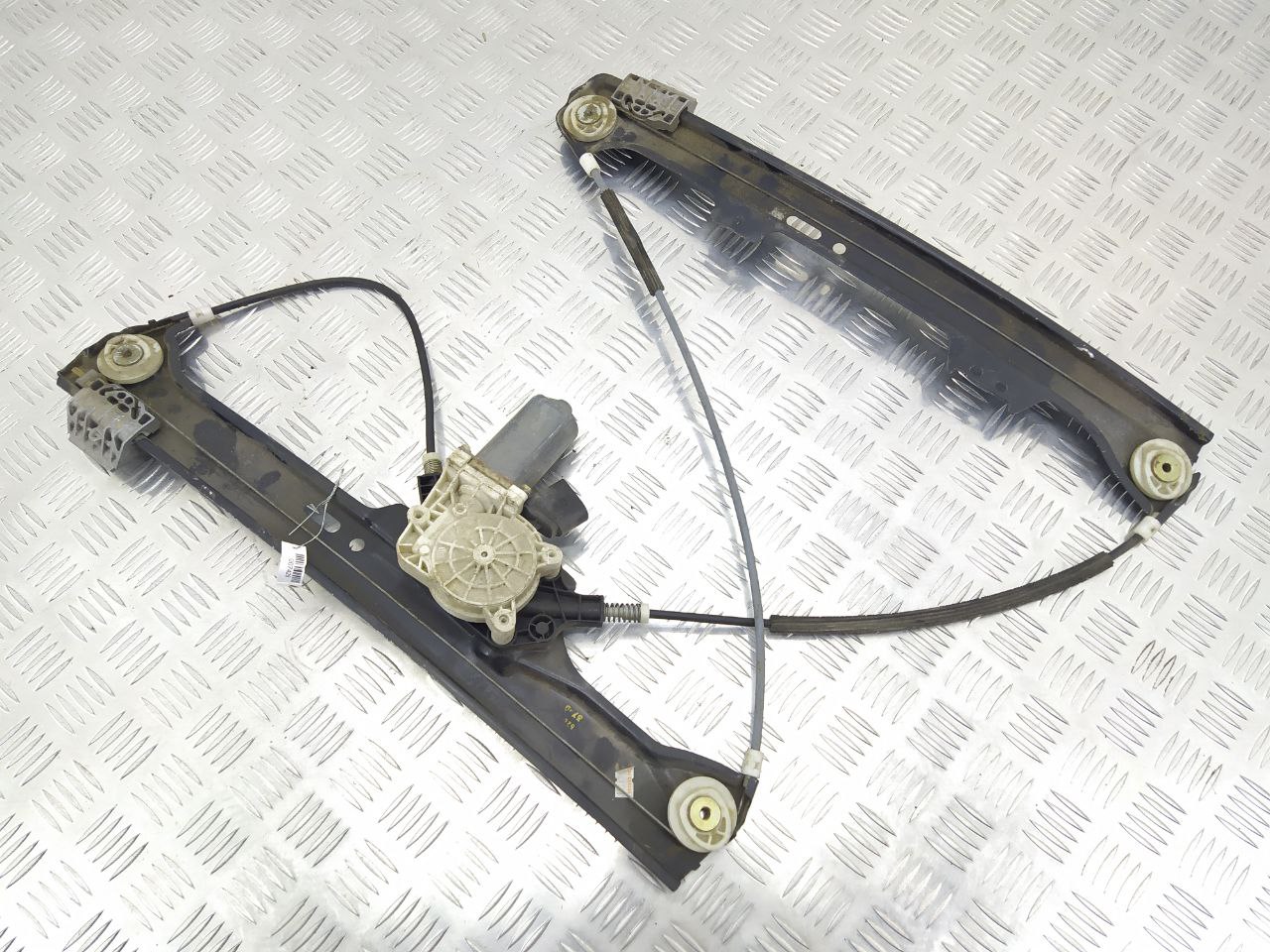 BMW 5 E60/E61 5 E60/E61 5 поколение (2002-2007) Стеклоподъемник электрический передний правый 7034352,  7075668  007428