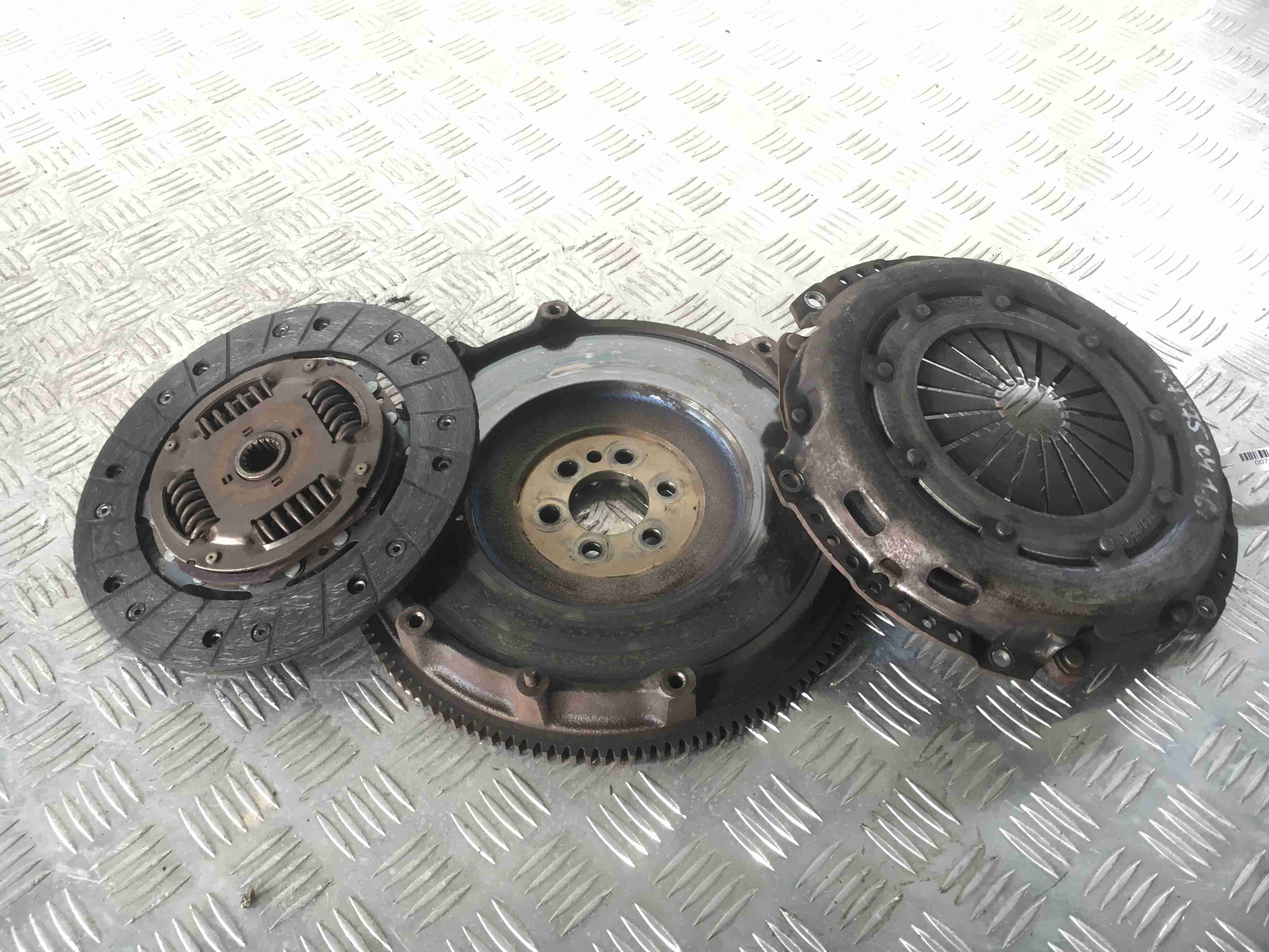 Citroen C4 Picasso C4 Picasso (UD) 2006 - 2013 Маховик v7552305,      9800251080,      91035A,      9686557780,      043082000837  007958