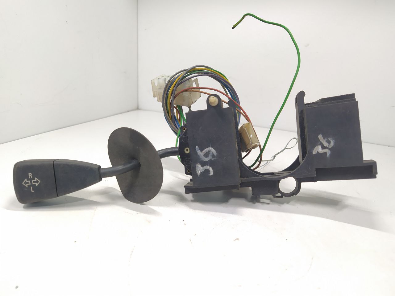 BMW 3 E36 3 E36 3 поколение (1990-2000) Переключатель поворотов 1162088,  32311162088  008088