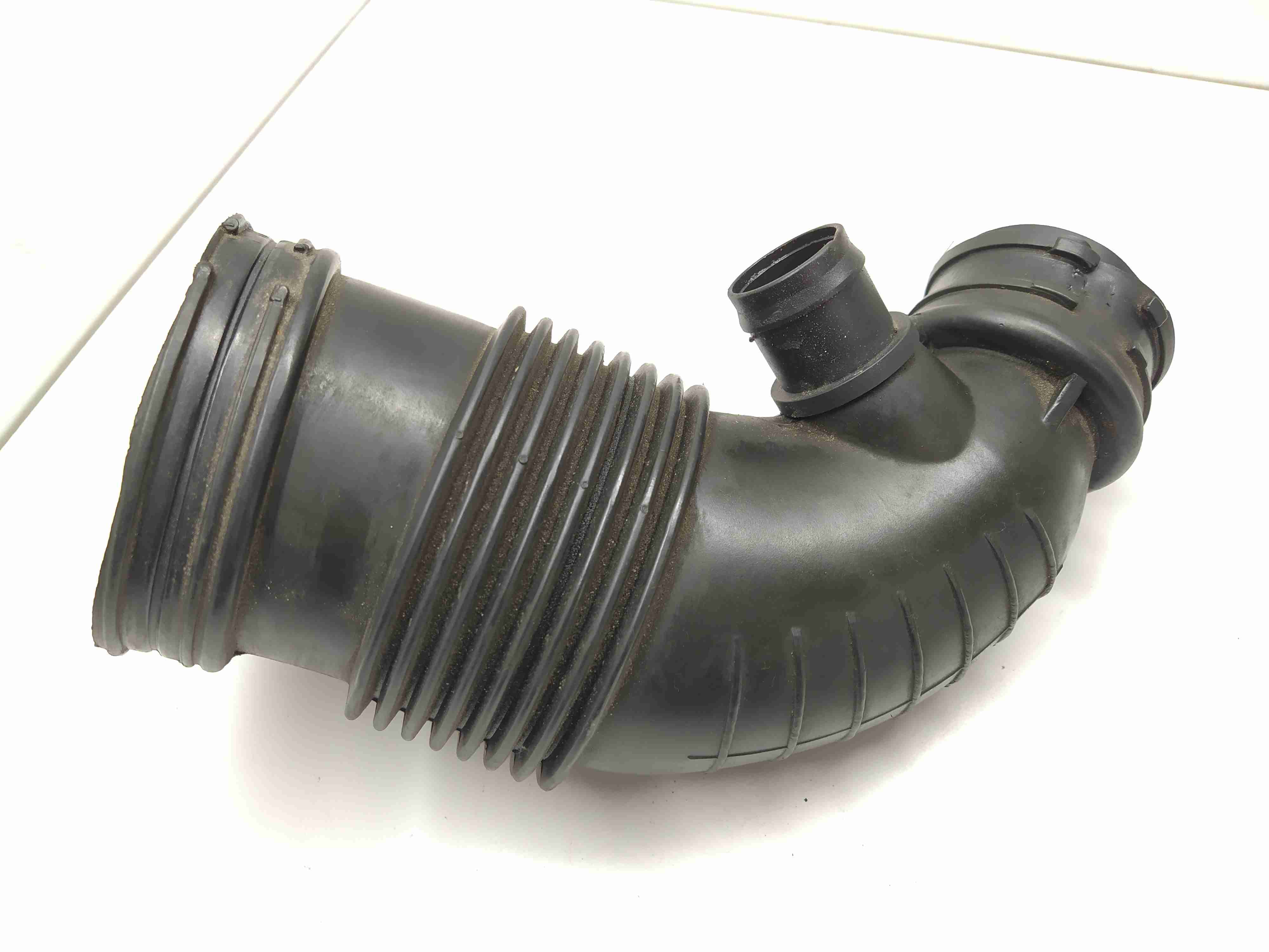 BMW 1 F20/F21 1 F20/F21 2 поколение (2011-2015) Патрубок воздушного фильтра 13717597586,    7597586  008130