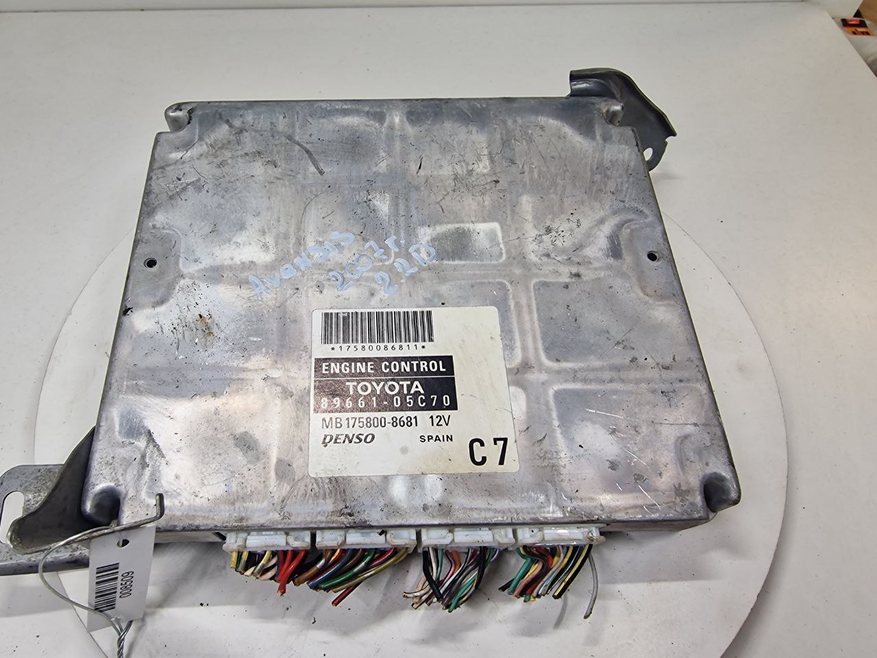 Toyota Avensis Avensis II (T250) 2003 - 2009 Блок управления двигателем 8966105c70  008509