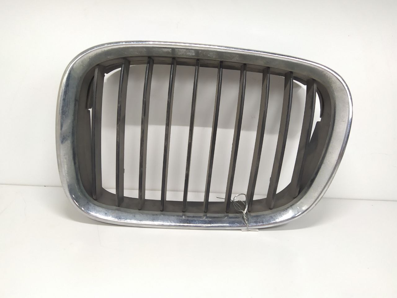 BMW 5 E39 5 E39 4 поколение (1995-2000) Решетка радиатора   008586