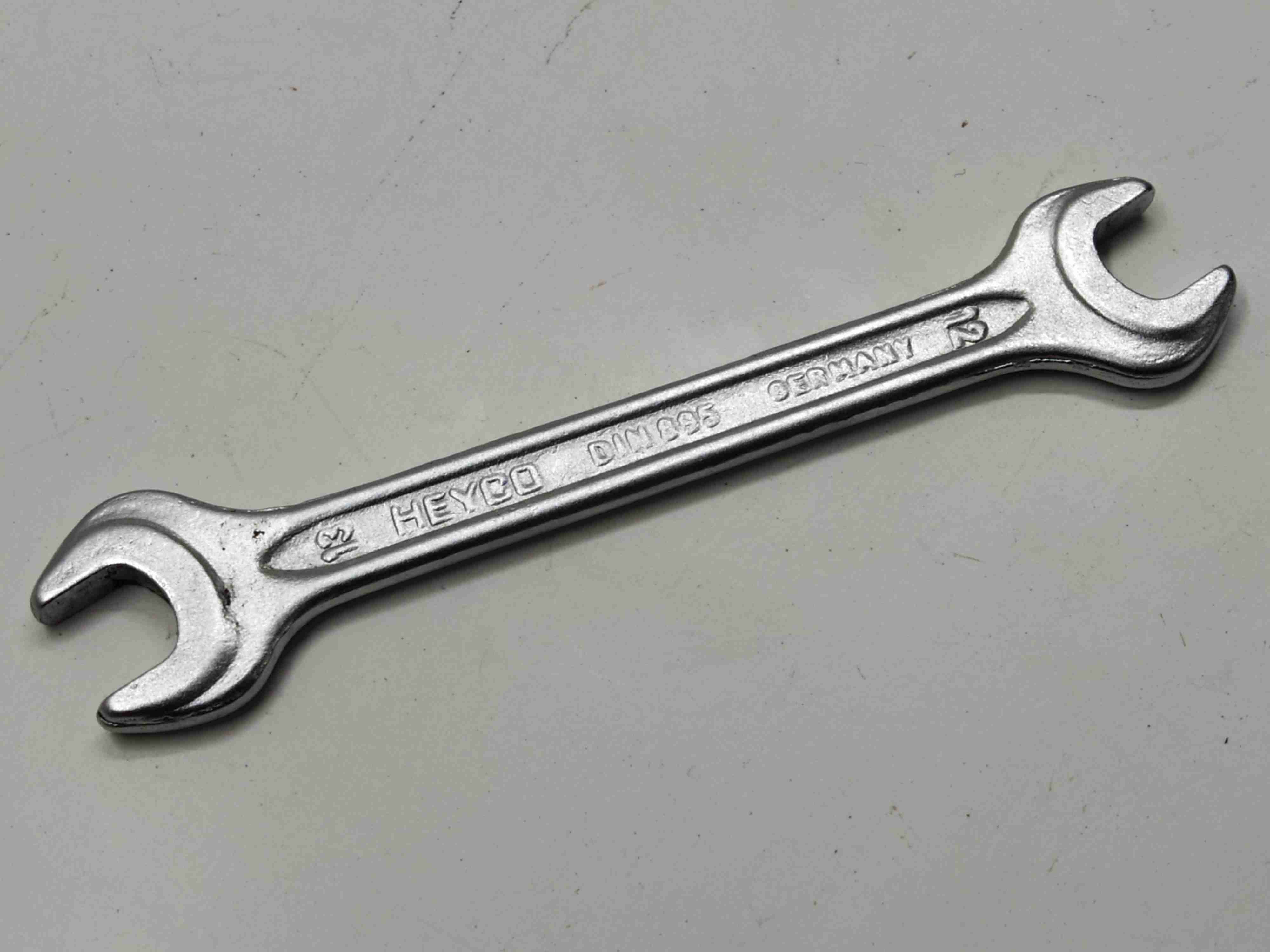 BMW 5 E39 5 E39 4 поколение (1995-2000) Набор инструментов штатный 71111126148,  1126148  008679