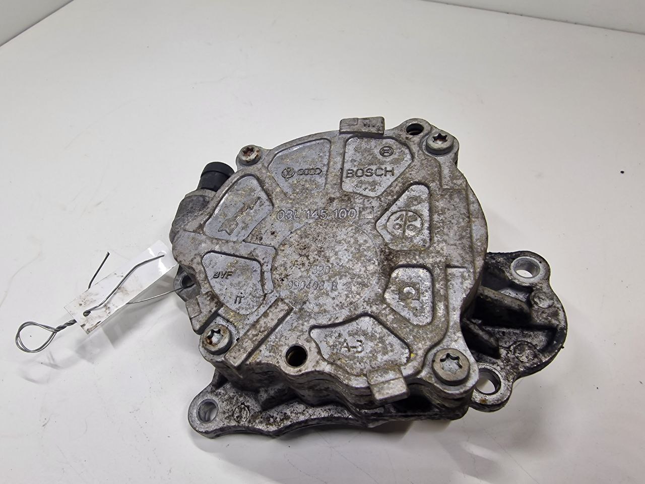 Volkswagen Tiguan 1 поколение (2007-2011) Насос вакуумный 03L145100  008781