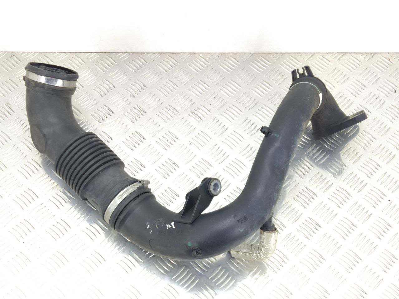 Opel Movano Movano B 2010 - наст. время Патрубок воздушного фильтра 165763705R  008933