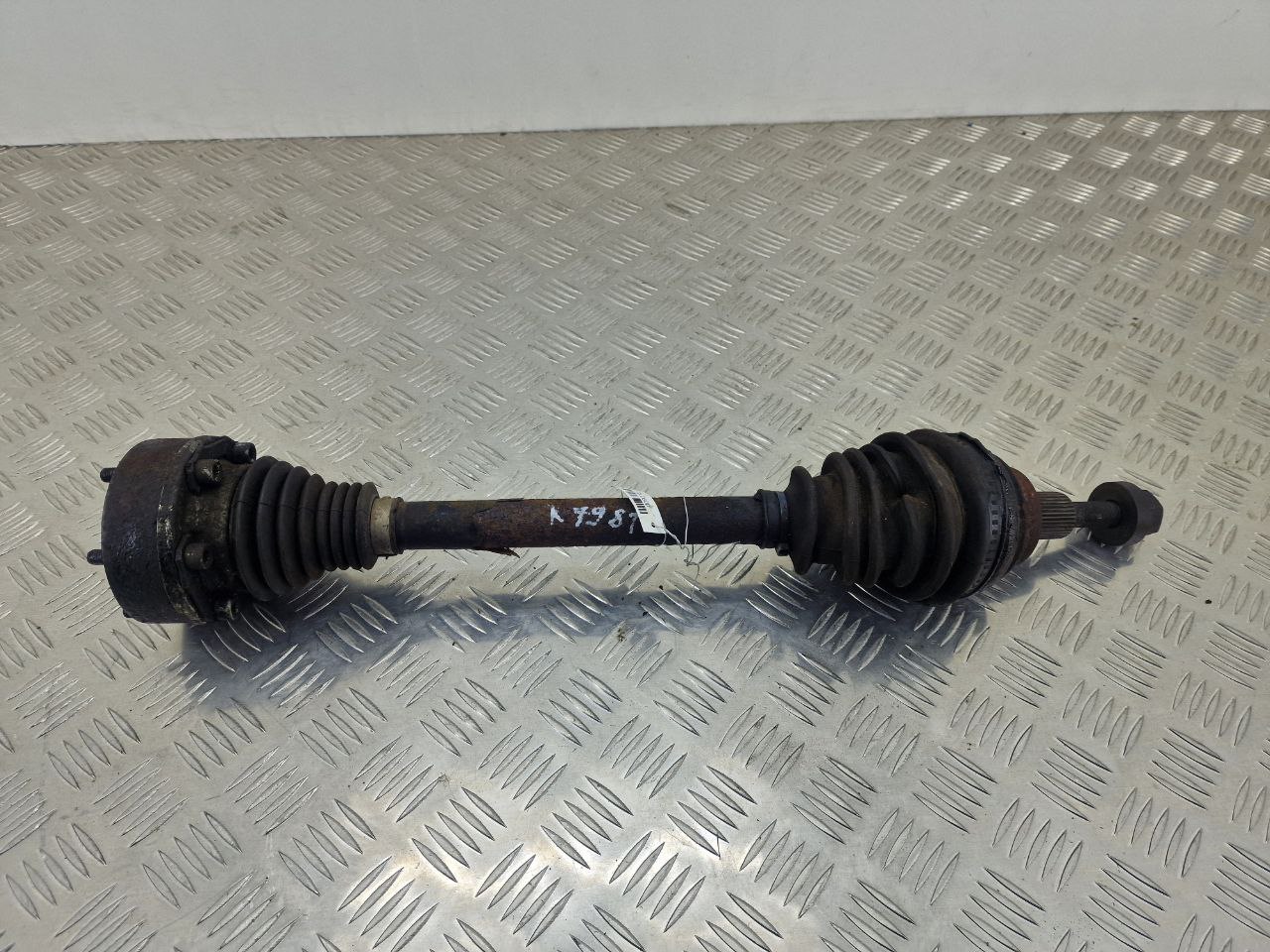 SEAT Altea Altea 2004 - 2009 Полуось передняя левая (приводной вал, ШРУС)   009010