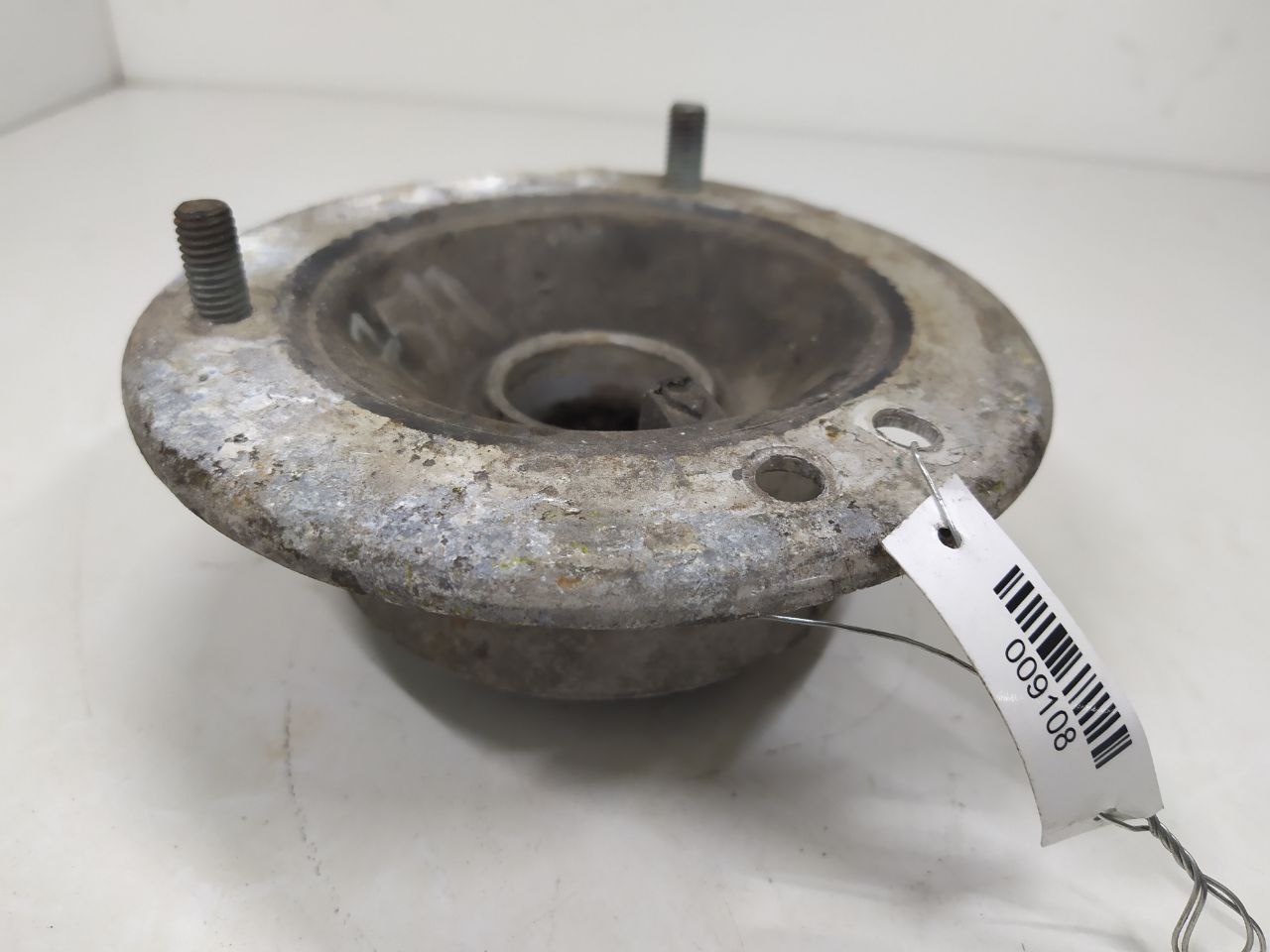 BMW 5 E39 5 E39 4 поколение [рейстайлинг] (2000-2004) Опора амортизатора верхняя (чашка) 31336752735, 6752735  009108