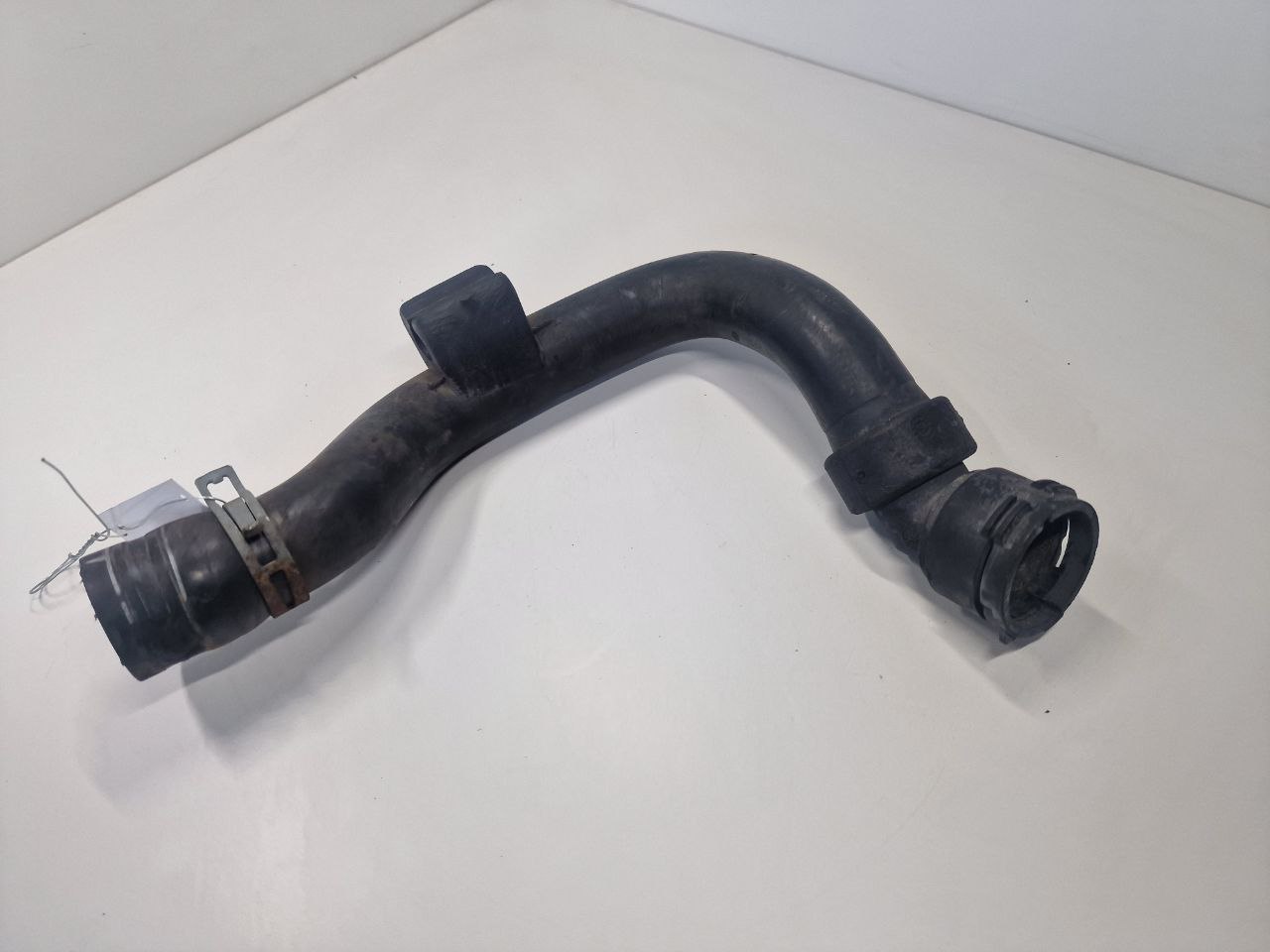 Skoda Superb Superb I (3U) 2001 - 2008 Патрубок радиатора 8d0121101ad  009163