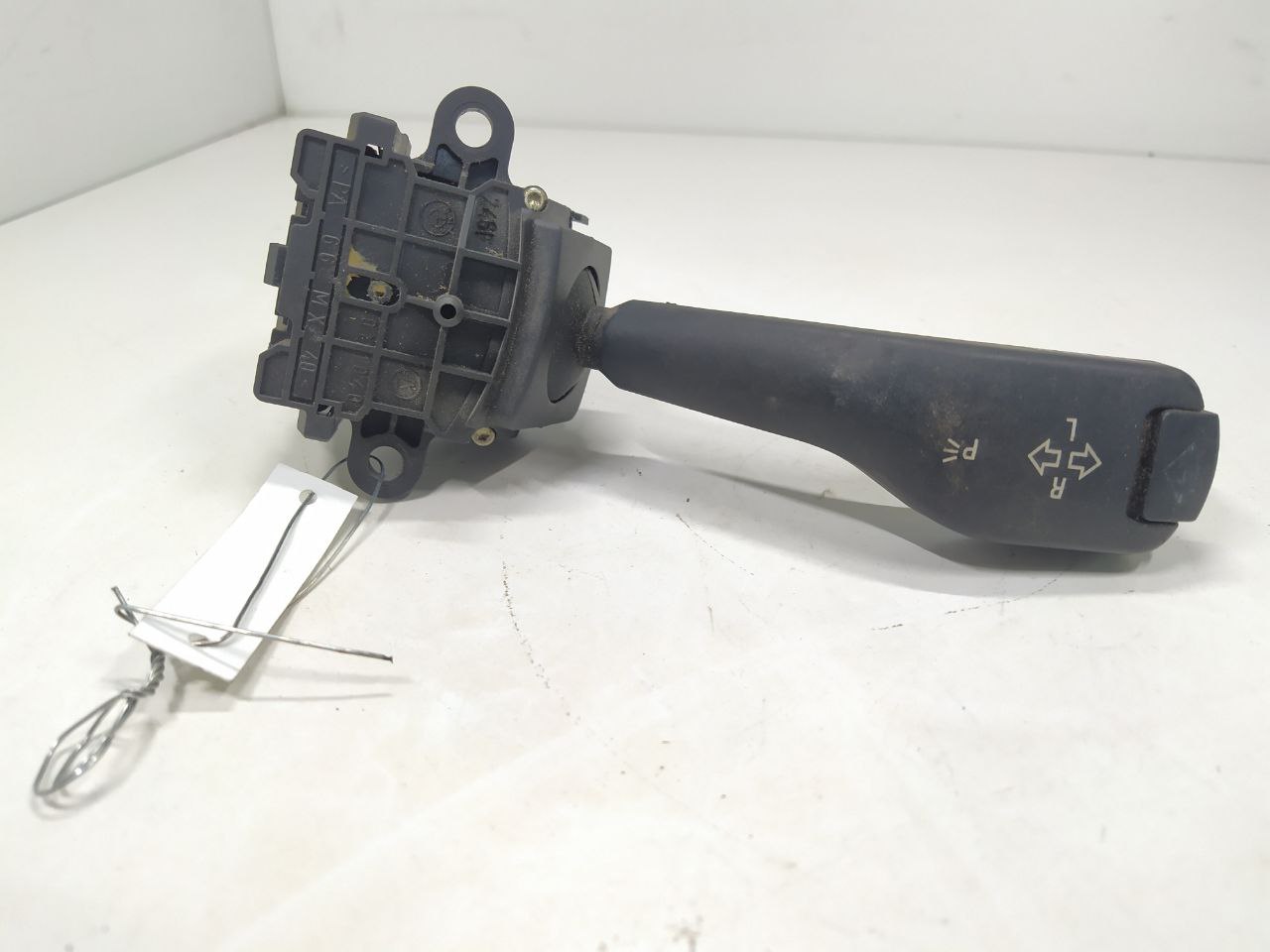 BMW 5 E39 5 E39 4 поколение [рейстайлинг] (2000-2004) Переключатель поворотов 8363668,  01104010  009780