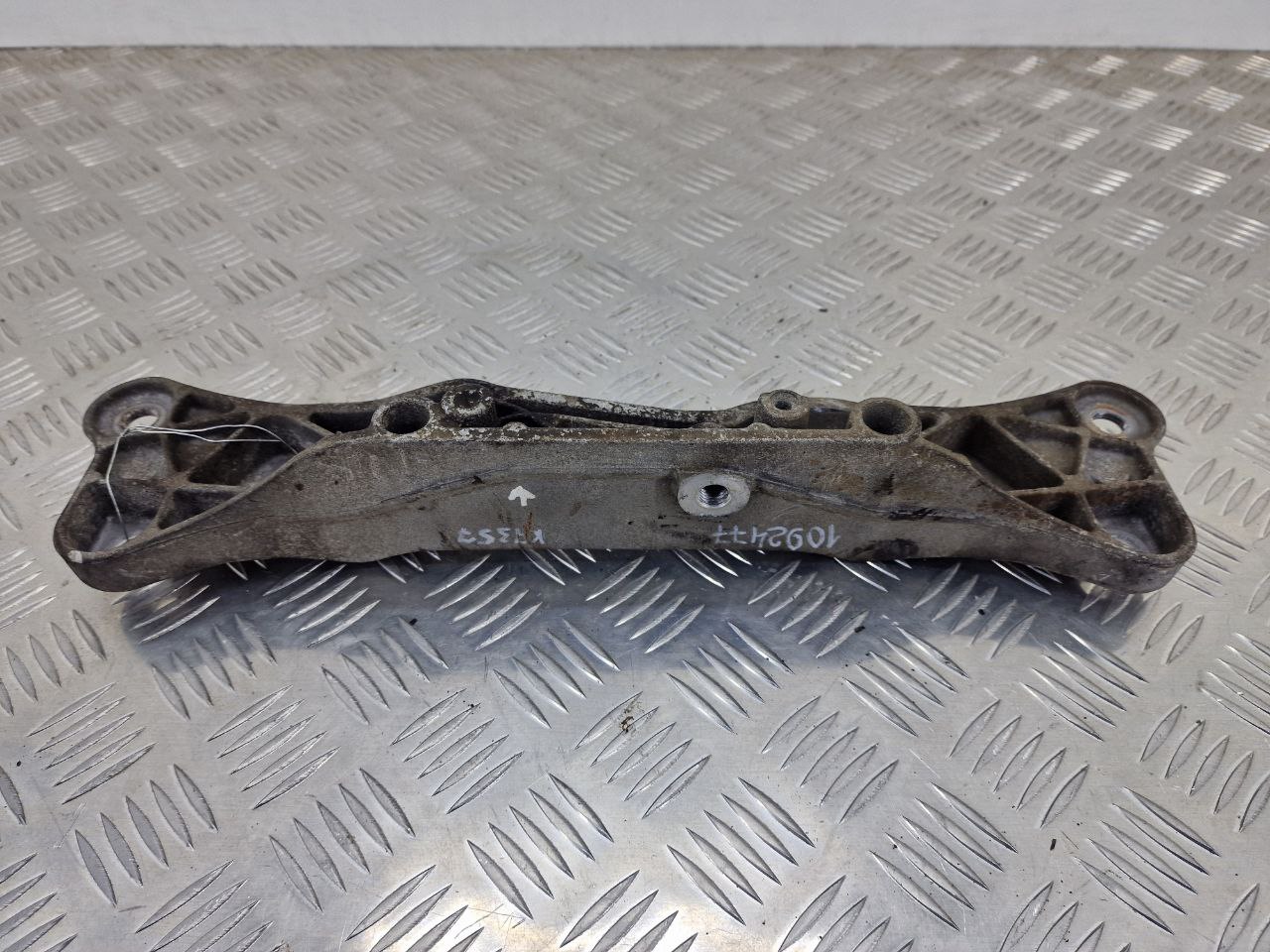 BMW 5 E39 5 E39 4 поколение [рейстайлинг] (2000-2004) Кронштейн КПП 1092477, 22321092477  009795