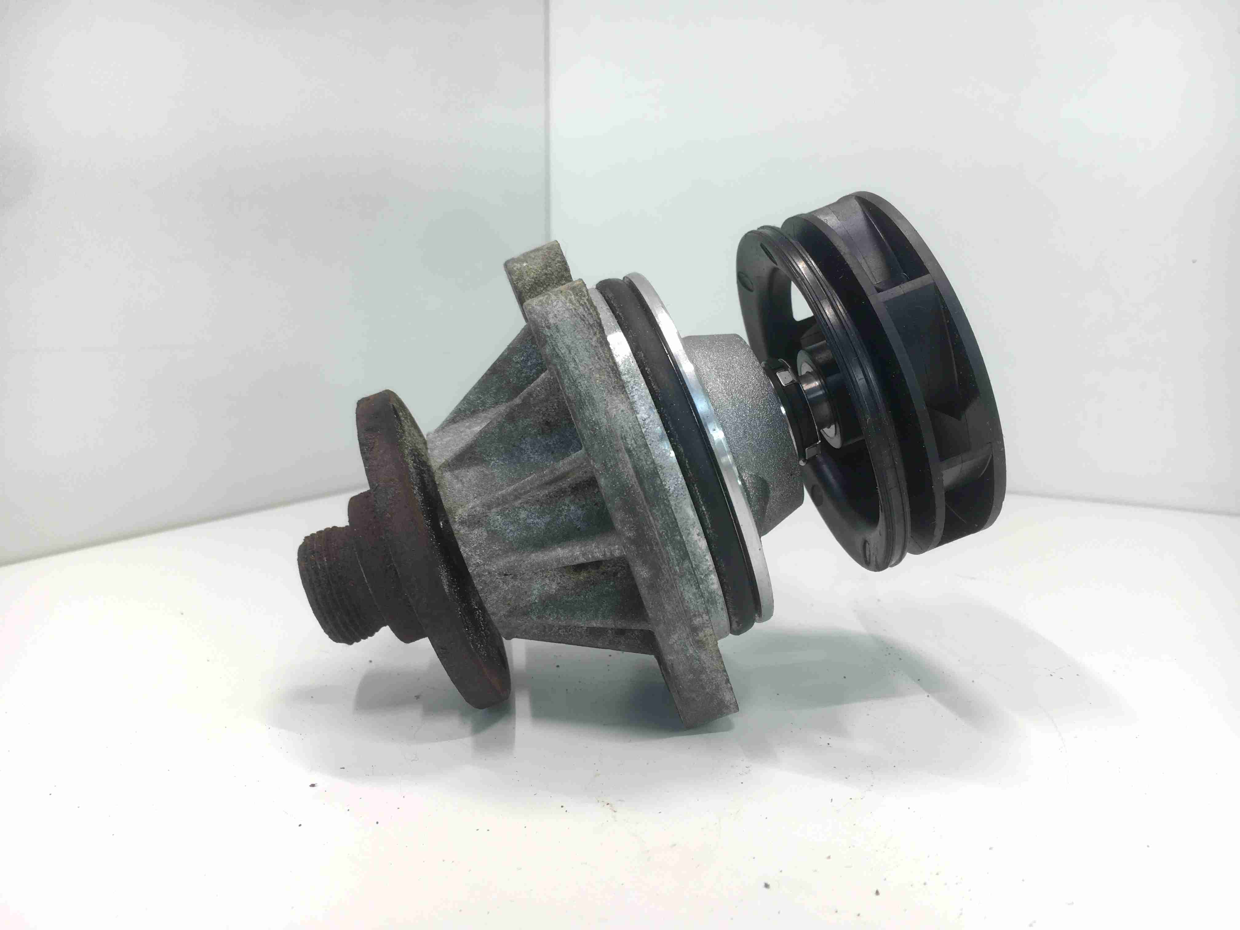 BMW 5 E60/E61 5 E60/E61 5 поколение (2002-2007) Помпа 1731741  009800