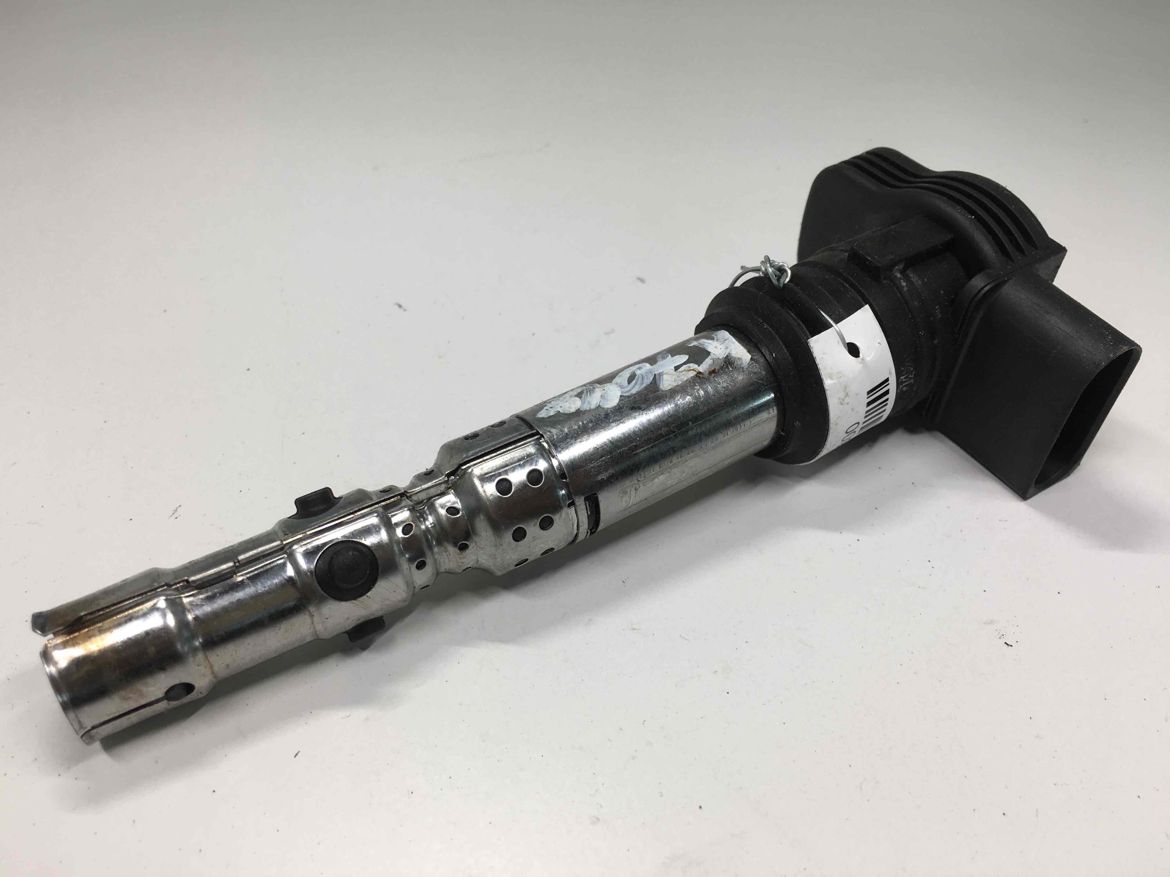 Audi A4 A4 B6 (8E5) 2000 - 2004 Катушка зажигания 06a905115d  009856