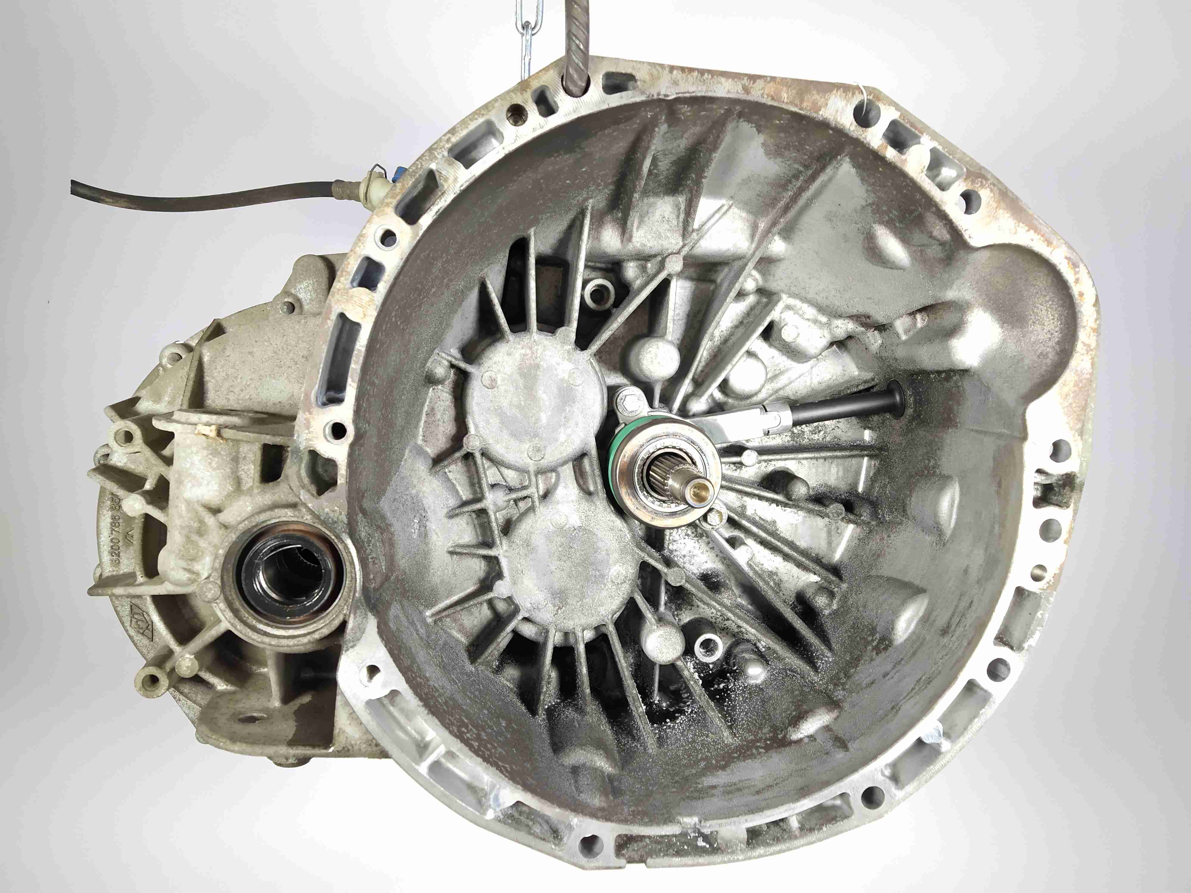 Opel Movano Movano B 2010 - наст. время КПП механическая (МКПП) 6-ступенчатая PF6042,    320106062R  010043