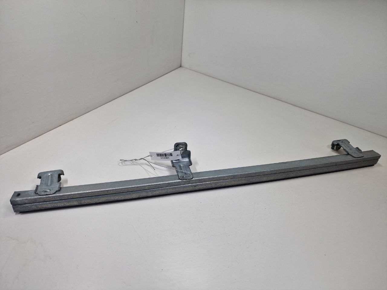 Renault Master Master 3 поколение [рестайлинг] (2014-2024) Направляющая стекла 8200683411  010081