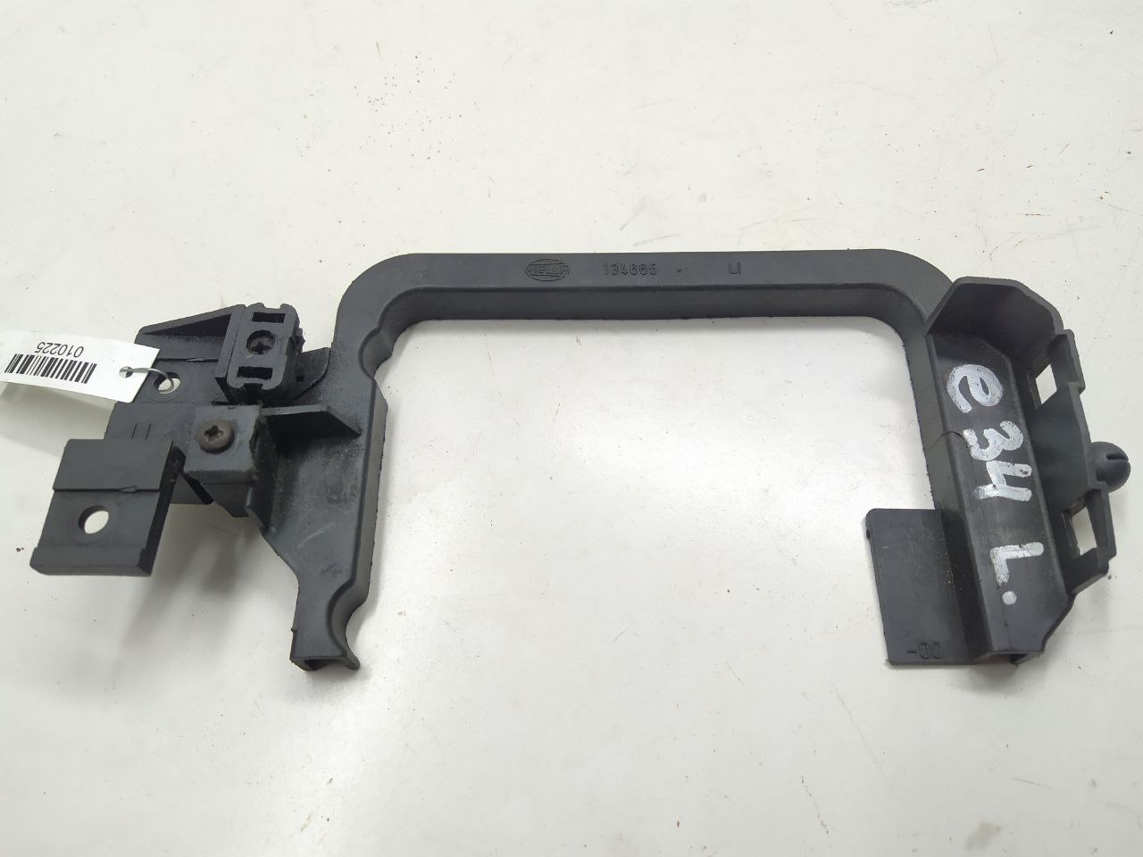 BMW 5 E34 5 E34 3 поколение (1987-1996) Рамка фары противотуманной левой   010225