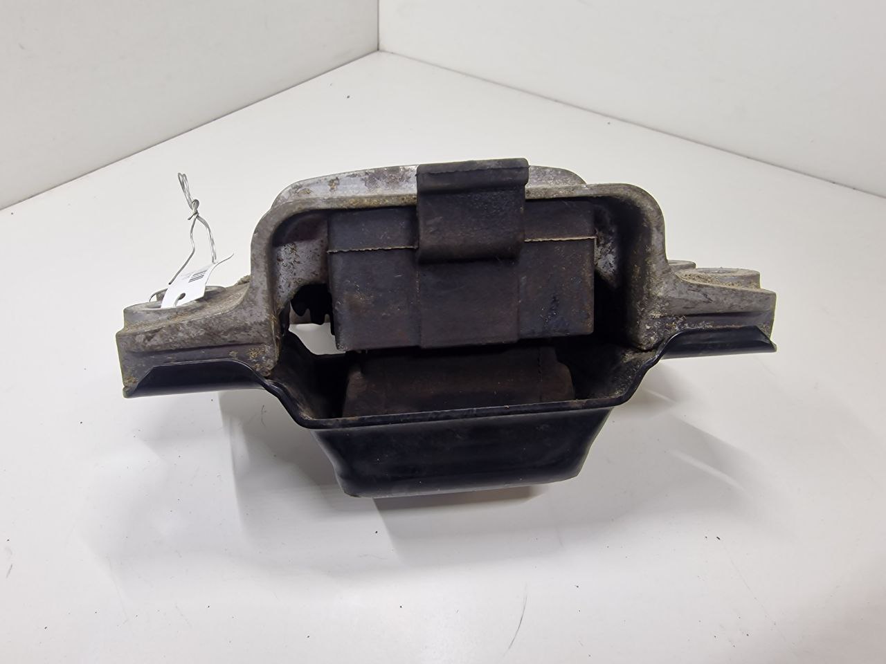 Volkswagen Passat Passat B6 (3C) 2005 - 2010 Подушка крепления КПП 3C0199555  010311