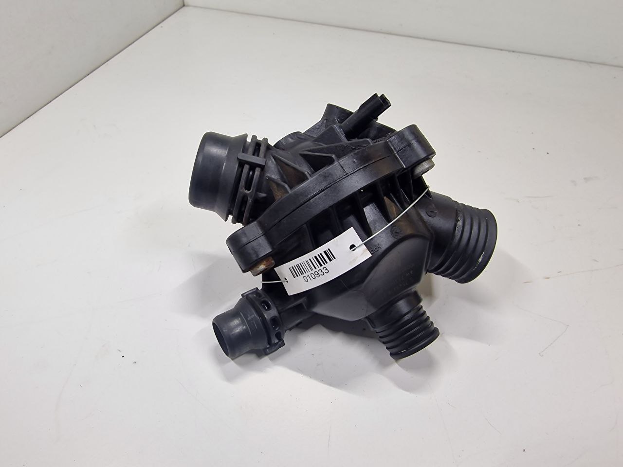 BMW 3 E90/E91/E92/E93 3 E90/E91/E92/E93 5 поколение (2005-2013) Корпус термостата 1009020040, 7536655, 4549476  010933