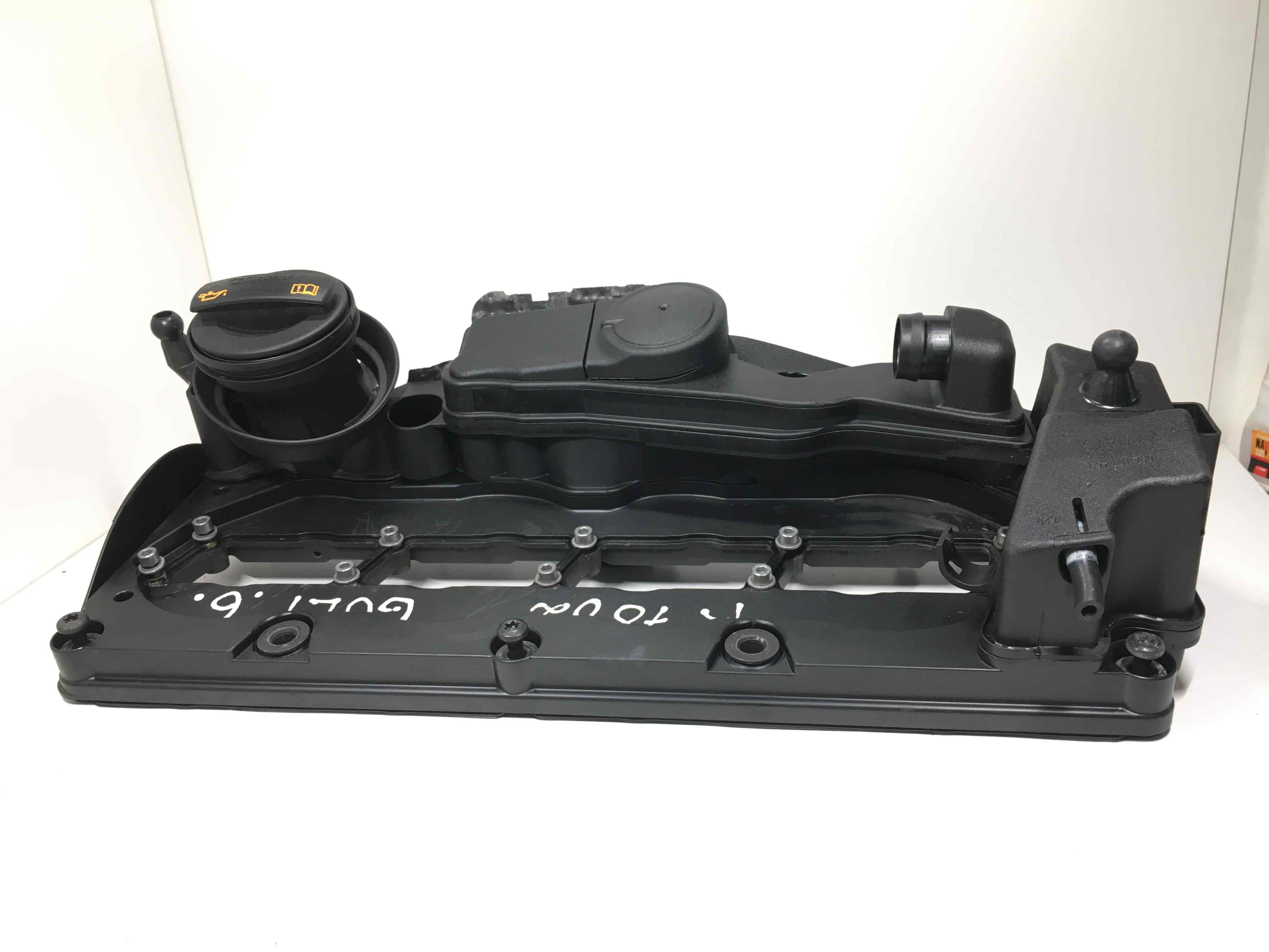 Volkswagen Golf Golf VI (5K) 2008 - 2012 Клапанная крышка 03L103469  011027