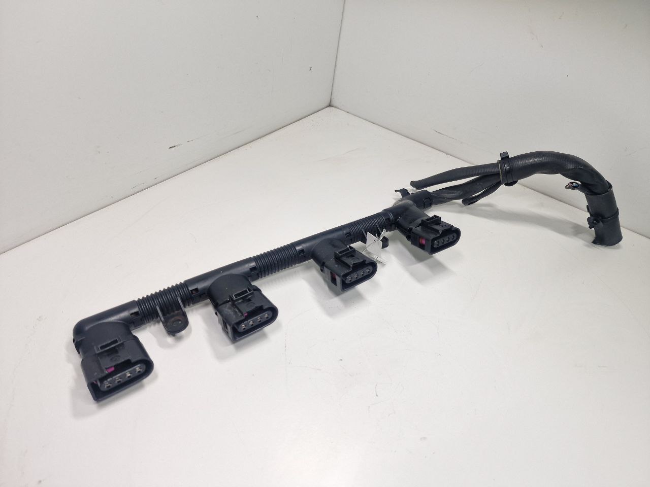 Audi A4 A4 B7 (8EC) 2004 - 2008 Проводка двигателя 06F971824A  012102