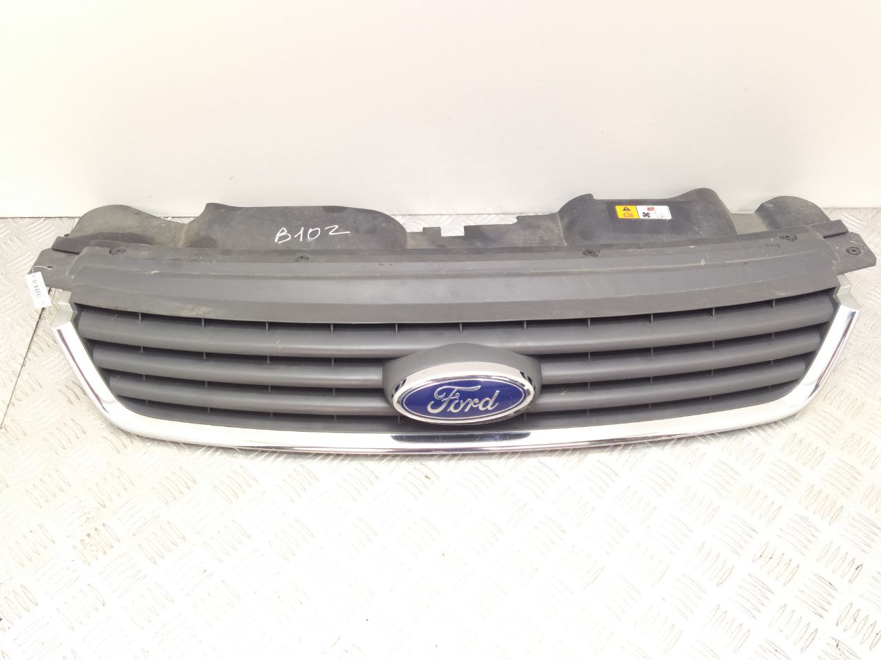 Ford Kuga Kuga I (2008-2012) Решетка радиатора 8V41R7081A, 8V4116613A  012142