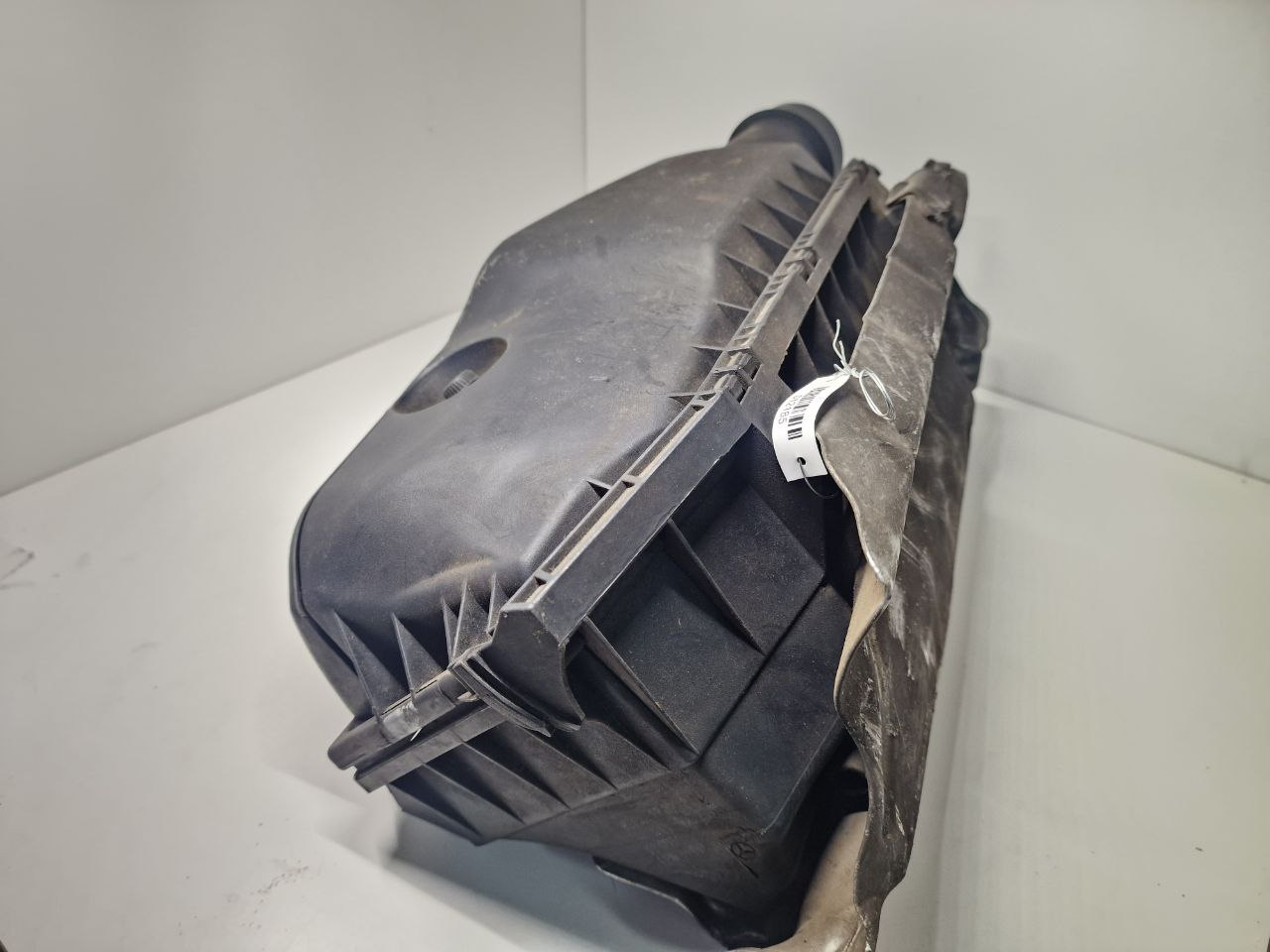 Mercedes ML W163 M-klasse (W163) 1997 - 2005 Корпус воздушного фильтра A6120900901, A6110902301  012185