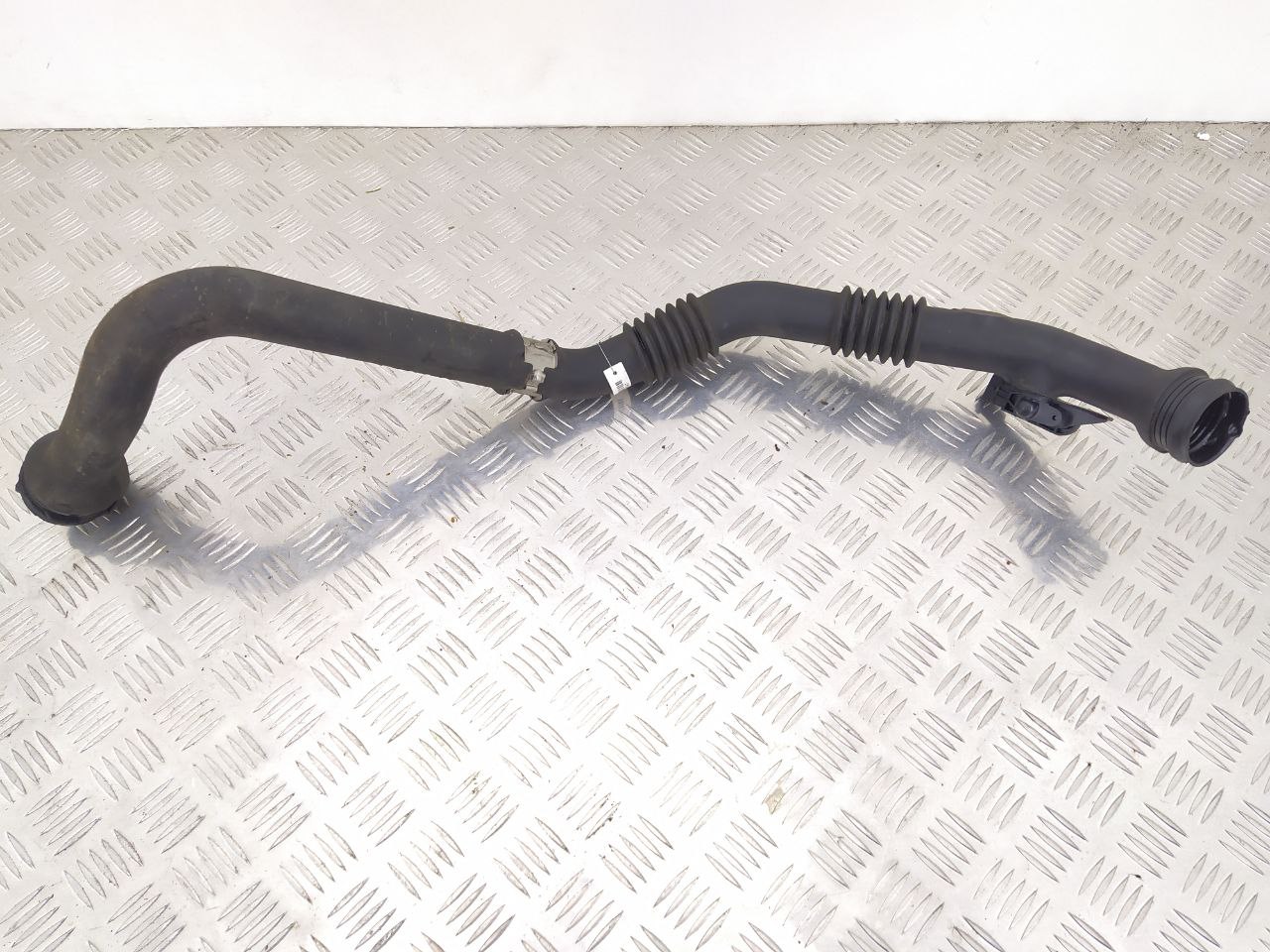 Renault Kangoo Kangoo II (KW) 2008 - наст. время Патрубок интеркулера 8200874705, 8200875380  012541