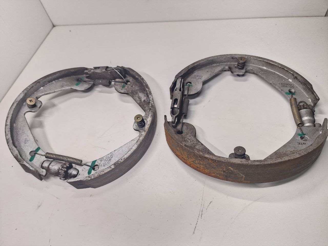 Mercedes ML W164 ML W164 2 поколение (2005-2008) Колодки стояночного тормоза   012703