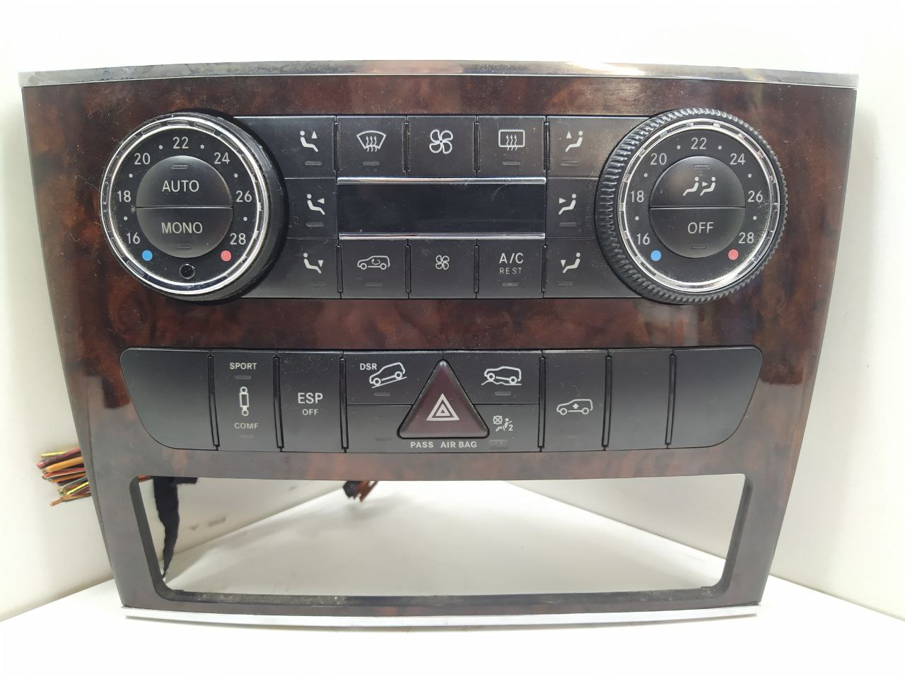 Mercedes ML W164 ML W164 2 поколение (2005-2008) Блок управления печки/климат-контроля A2518208189, 2518208189, A2518203989, 2518203989  013058